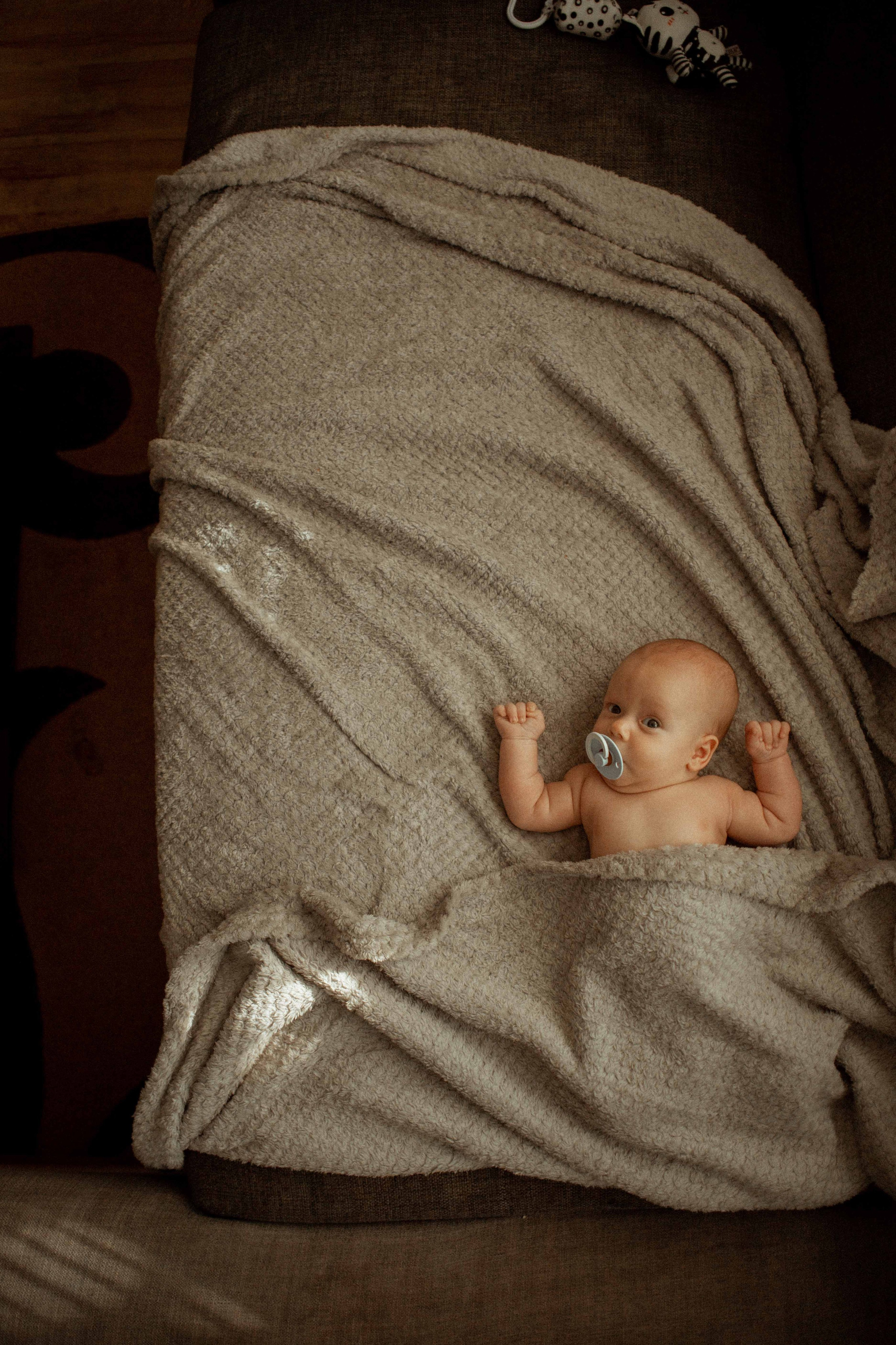 Newborn. Lifestyle photographer Vancouver Island