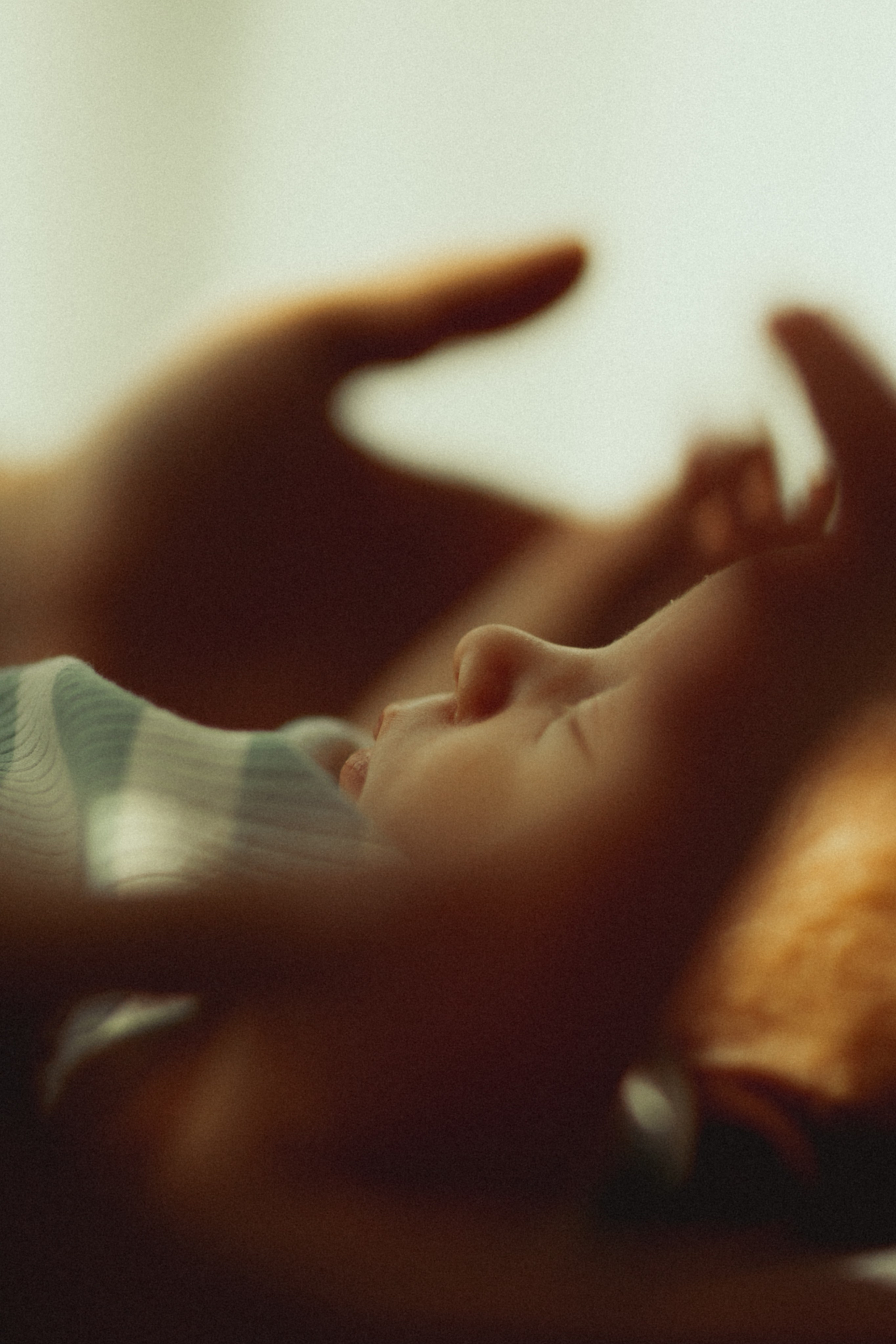 Newborn. Lifestyle photographer Vancouver Island