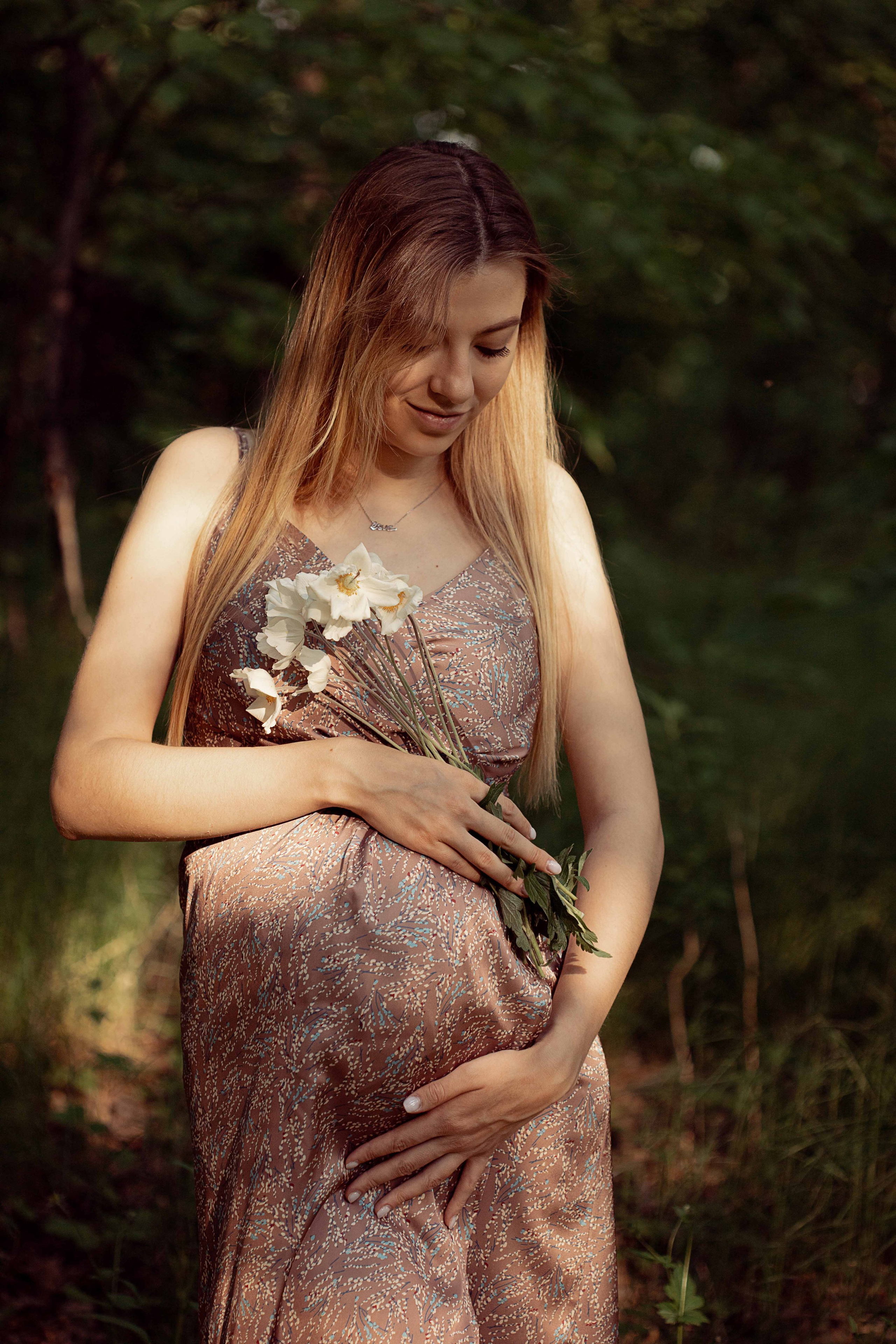 Pregnant. Lifestyle photographer Vancouver Island