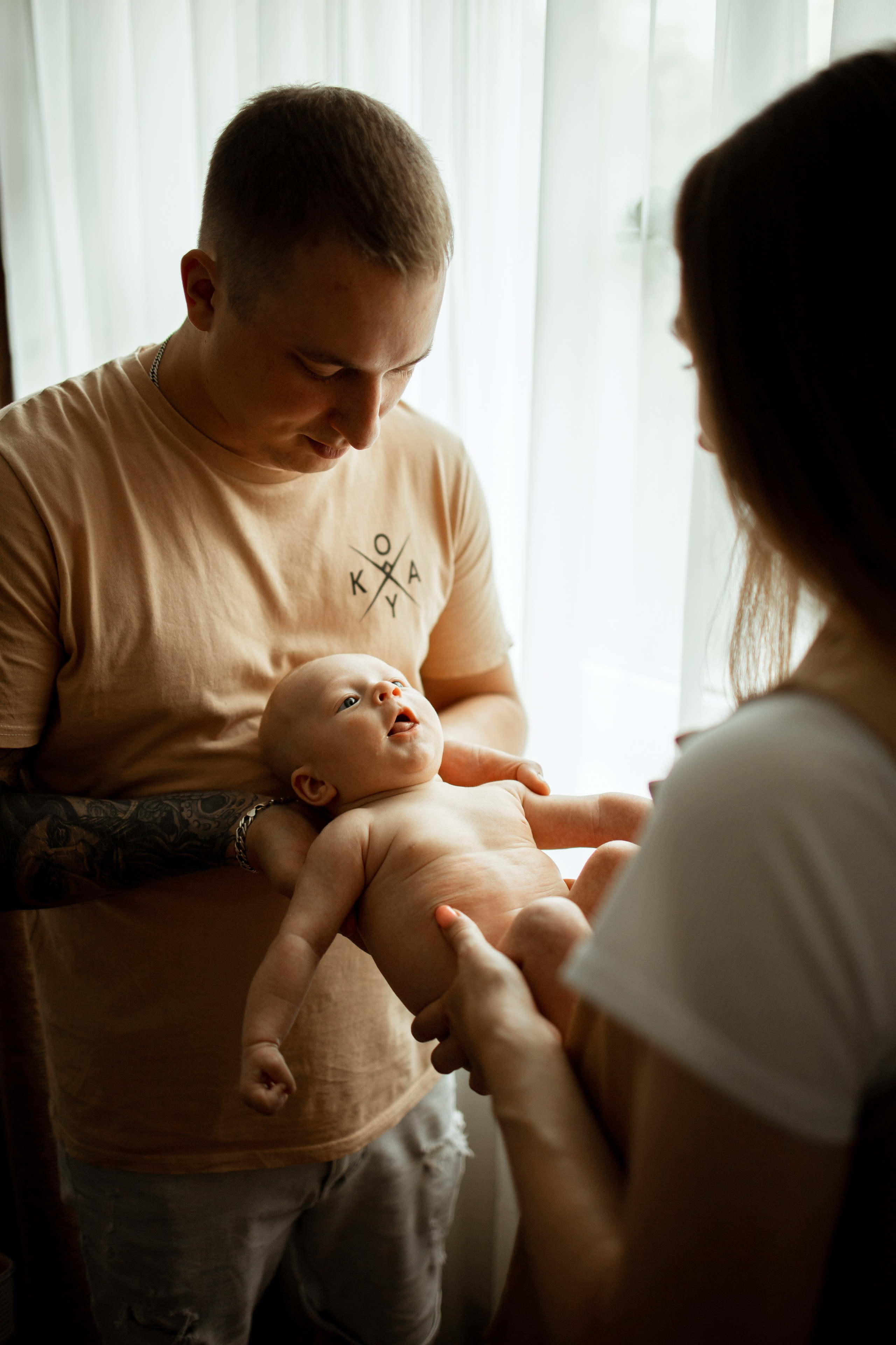 Newborn. Lifestyle photographer Vancouver Island
