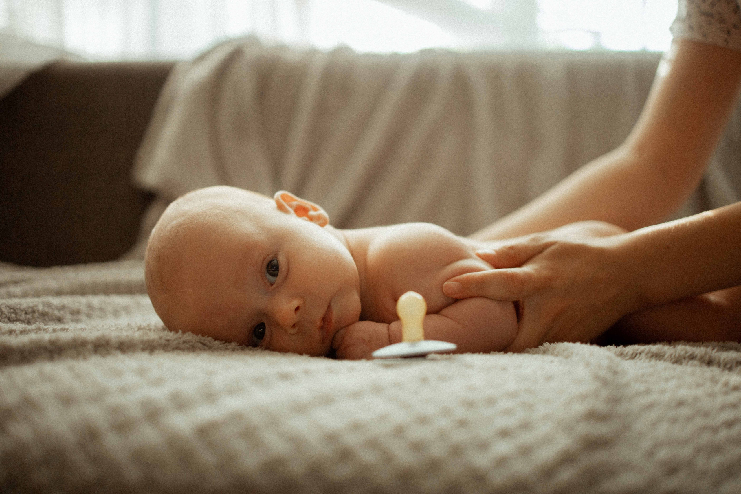 Newborn. Lifestyle photographer Vancouver Island