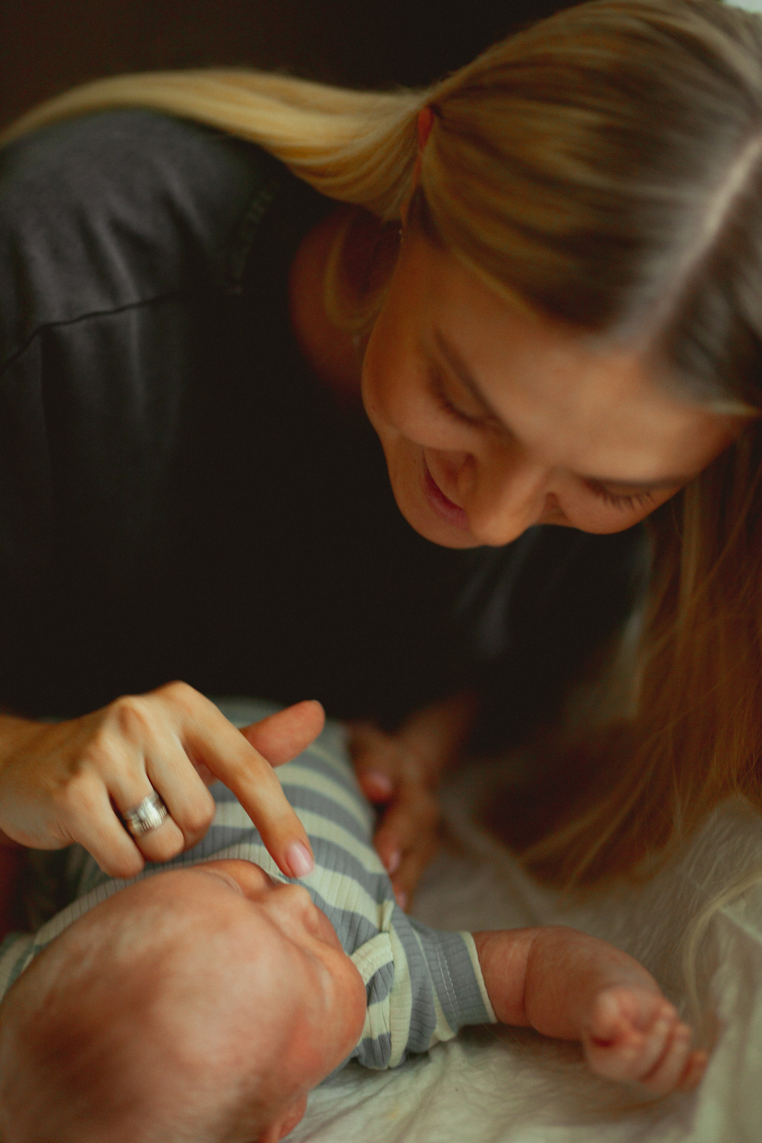 Newborn. Lifestyle photographer Vancouver Island