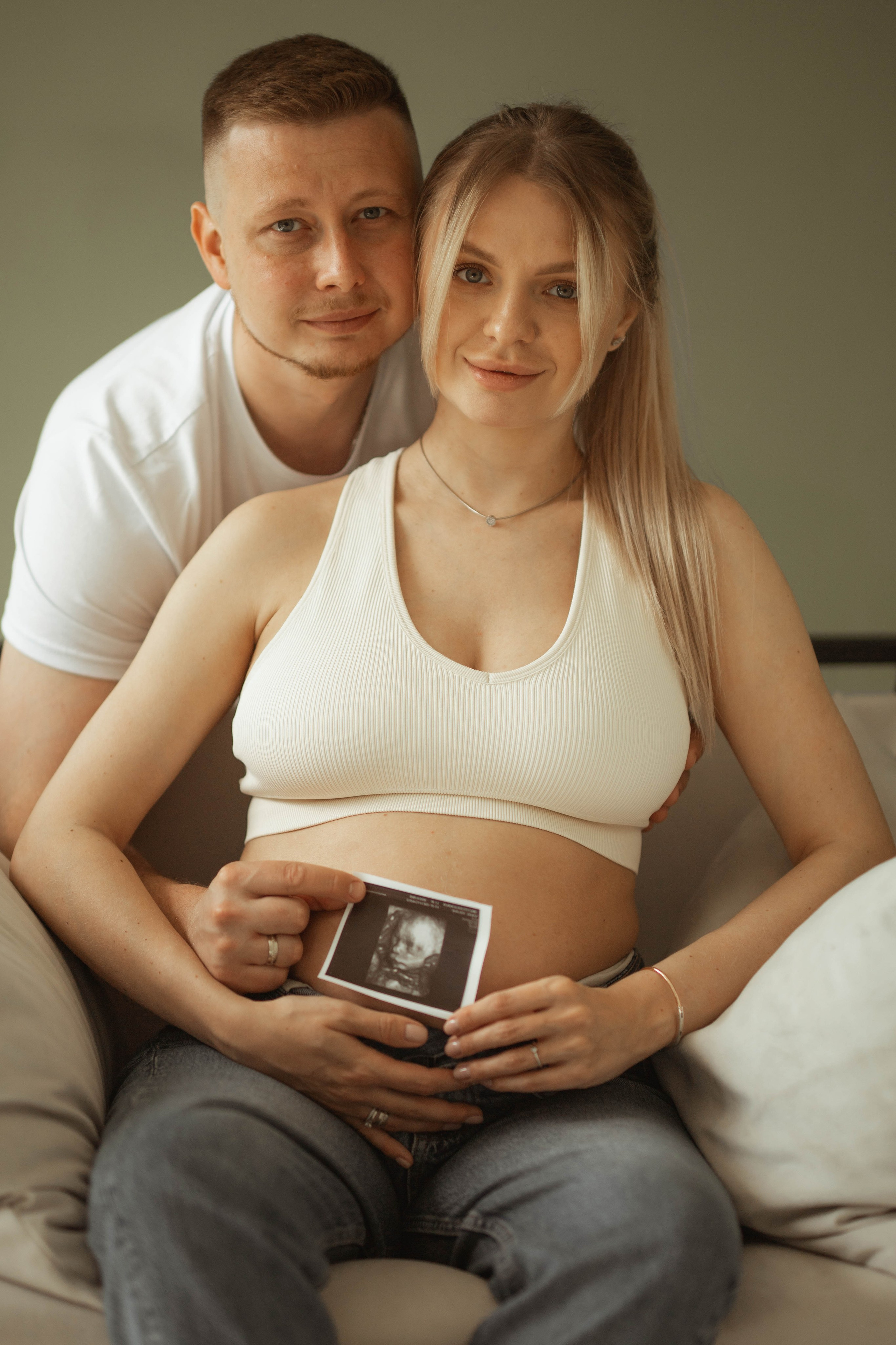 Pregnant. Lifestyle photographer Vancouver Island