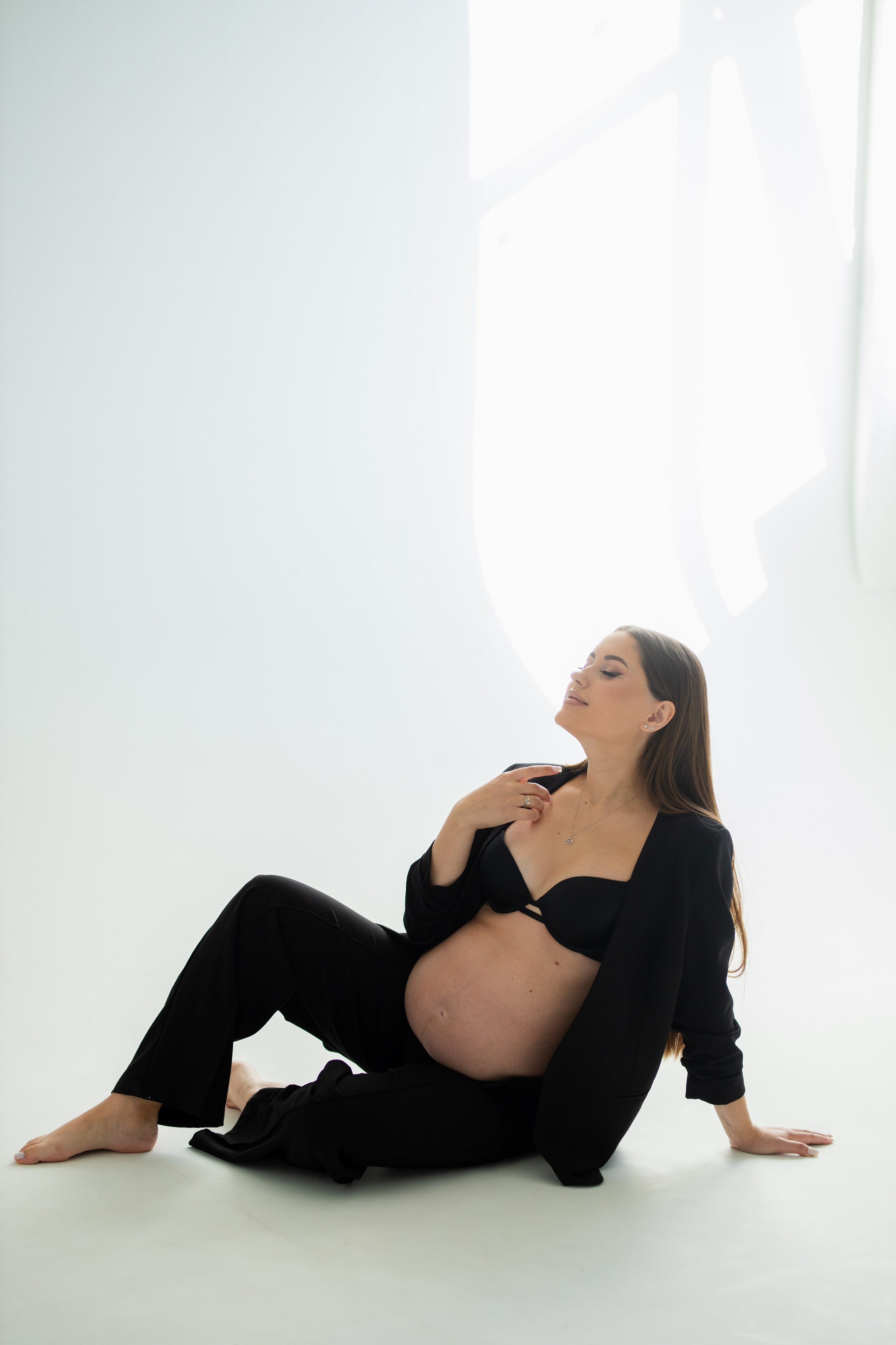 Pregnant. Lifestyle photographer Vancouver Island
