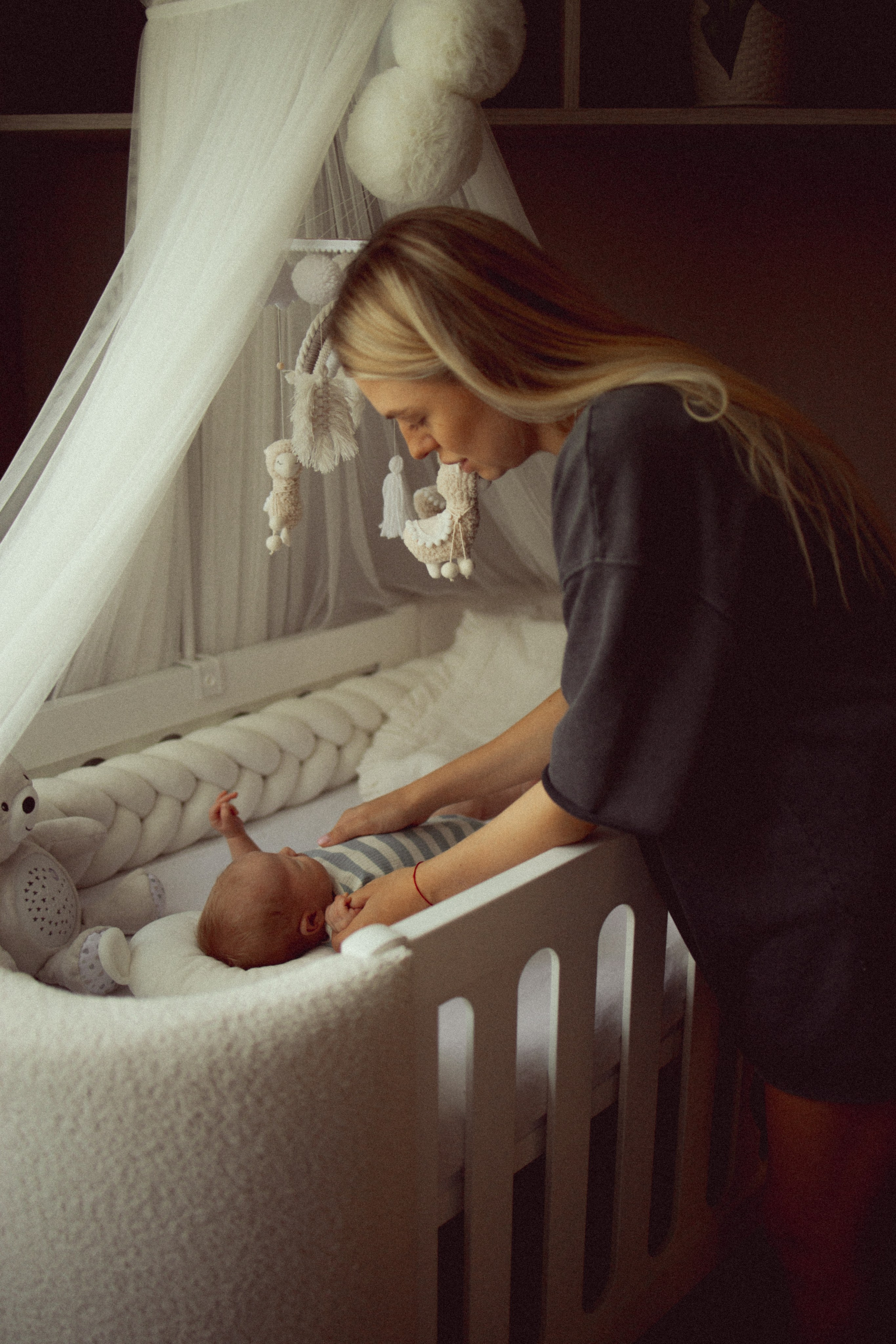 Newborn. Lifestyle photographer Vancouver Island