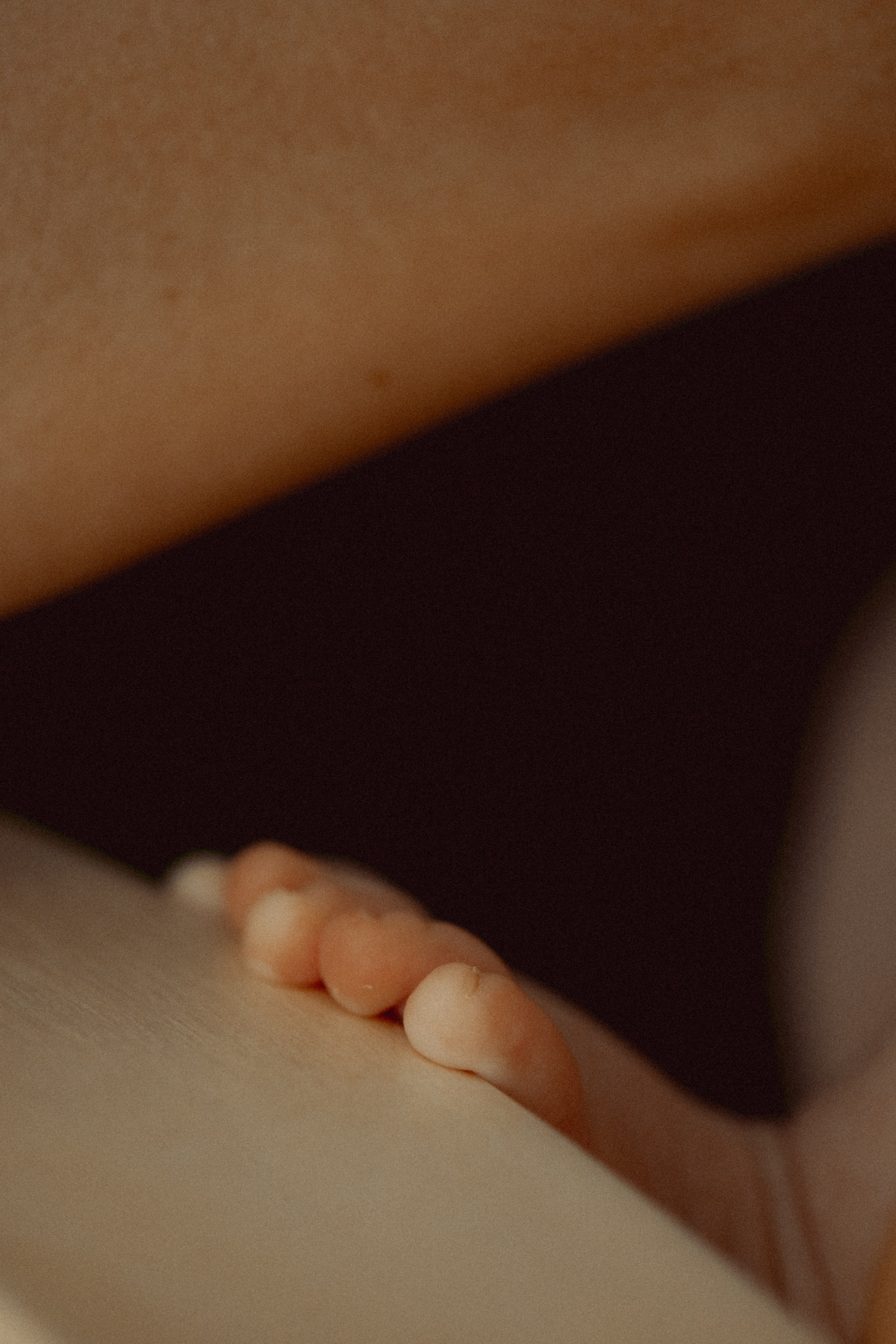 Newborn. Lifestyle photographer Vancouver Island