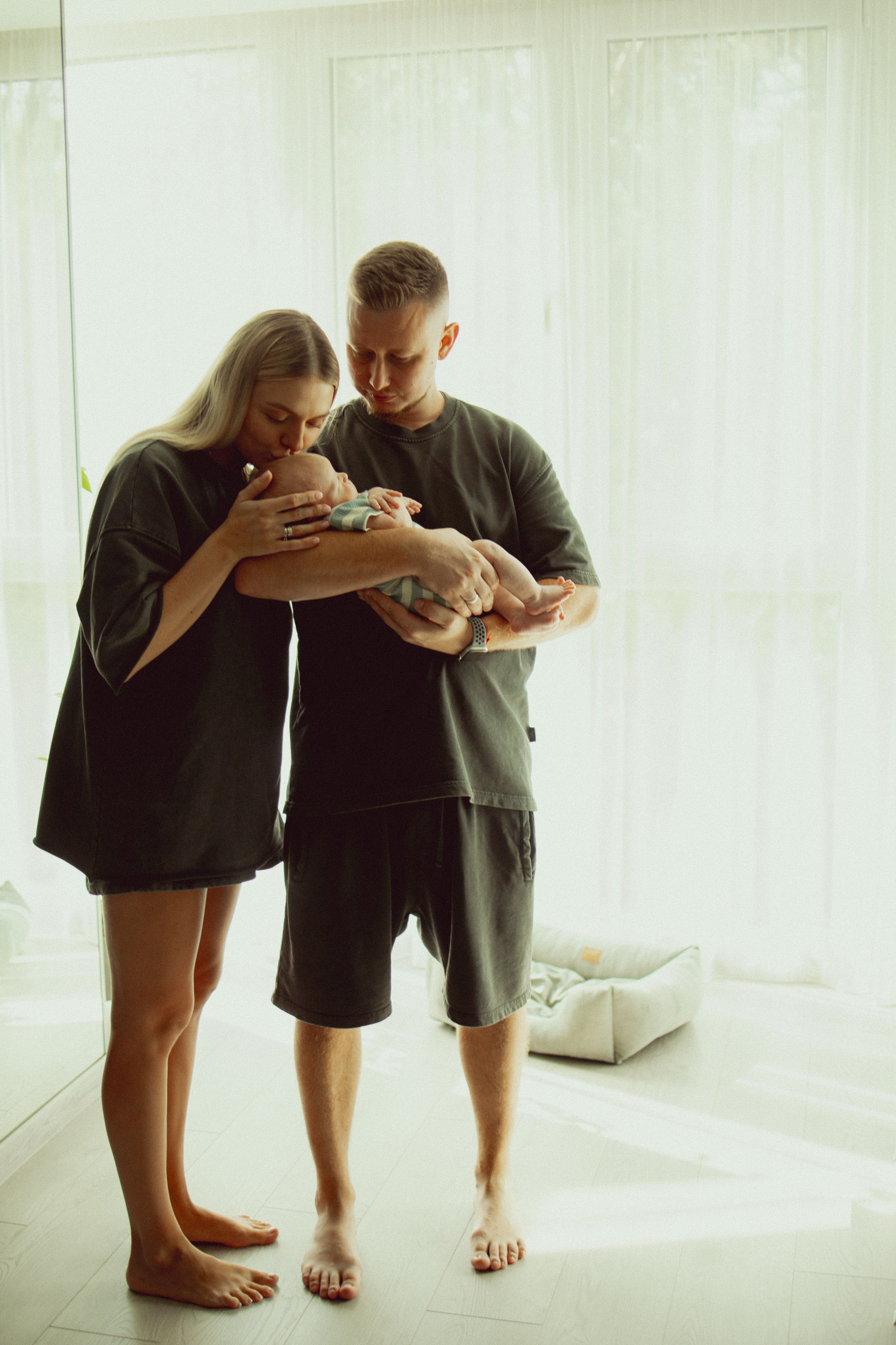 Newborn. Lifestyle photographer Vancouver Island