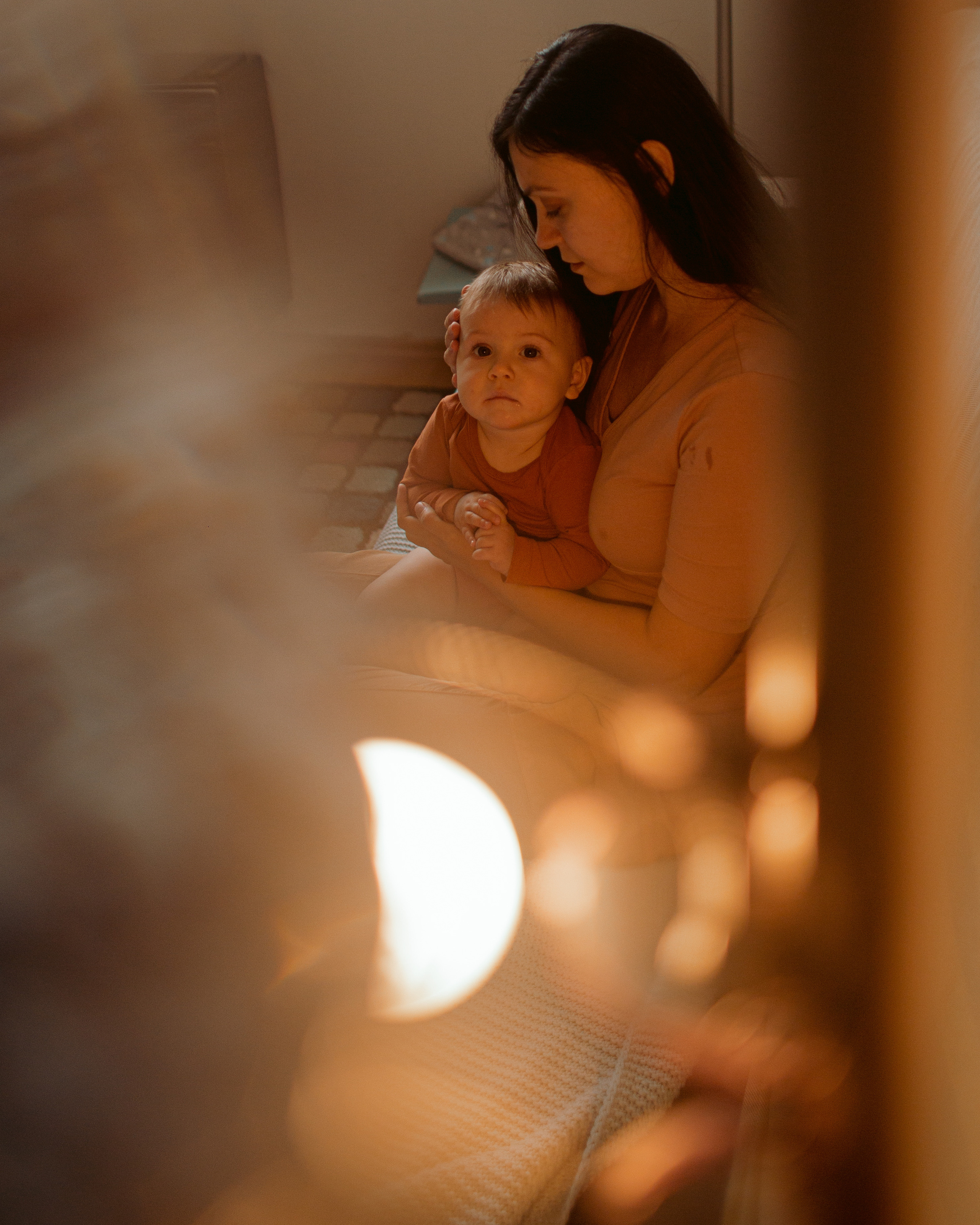 Mom + baby. Lifestyle photographer Vancouver Island