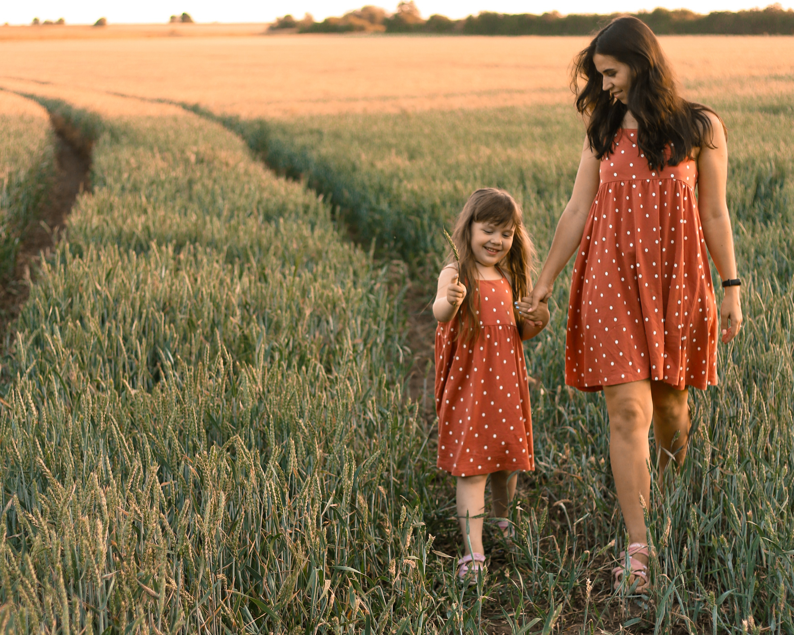 Mom & daughter. Lifestyle photographer Vancouver Island