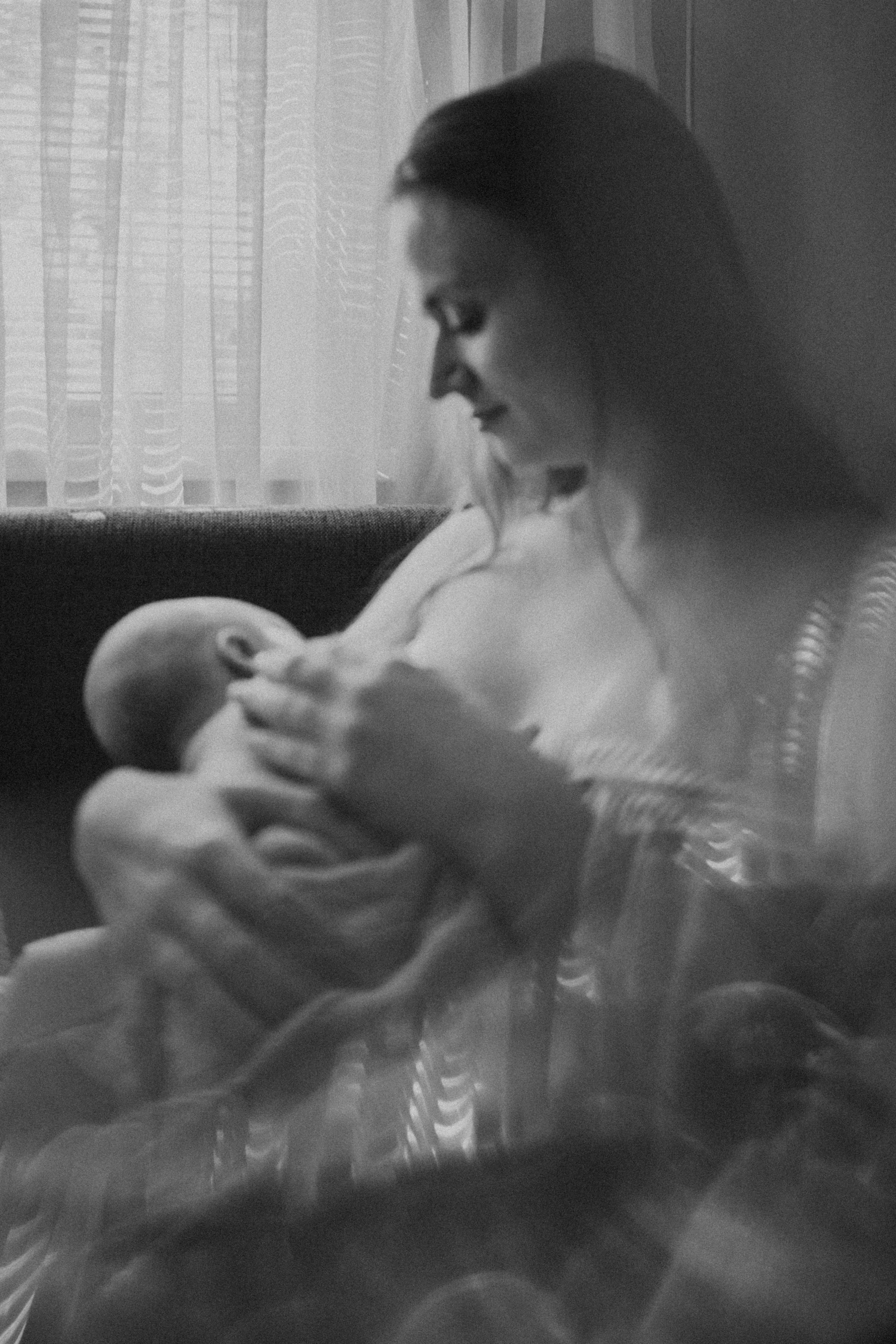 Newborn. Lifestyle photographer Vancouver Island