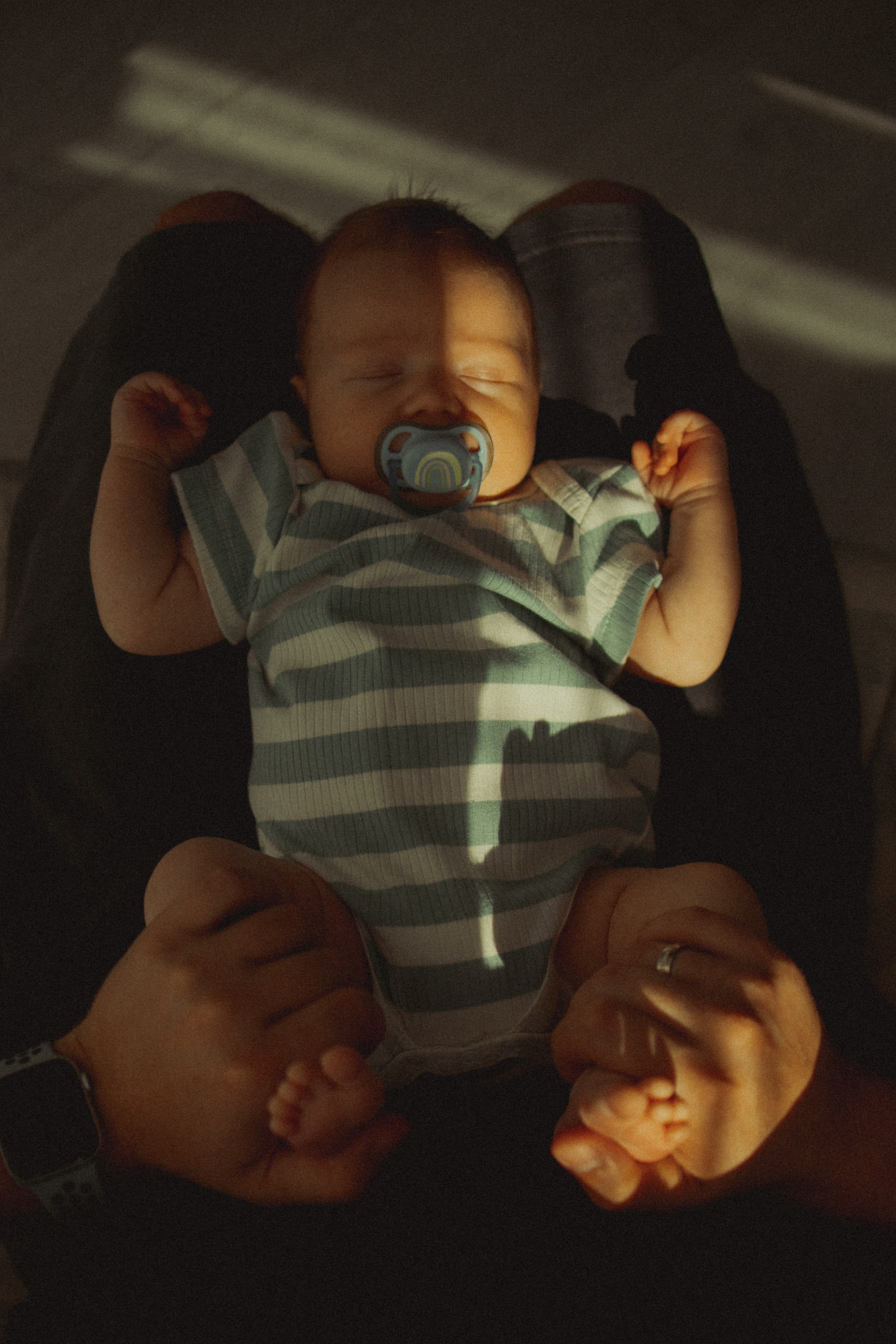 Newborn. Lifestyle photographer Vancouver Island