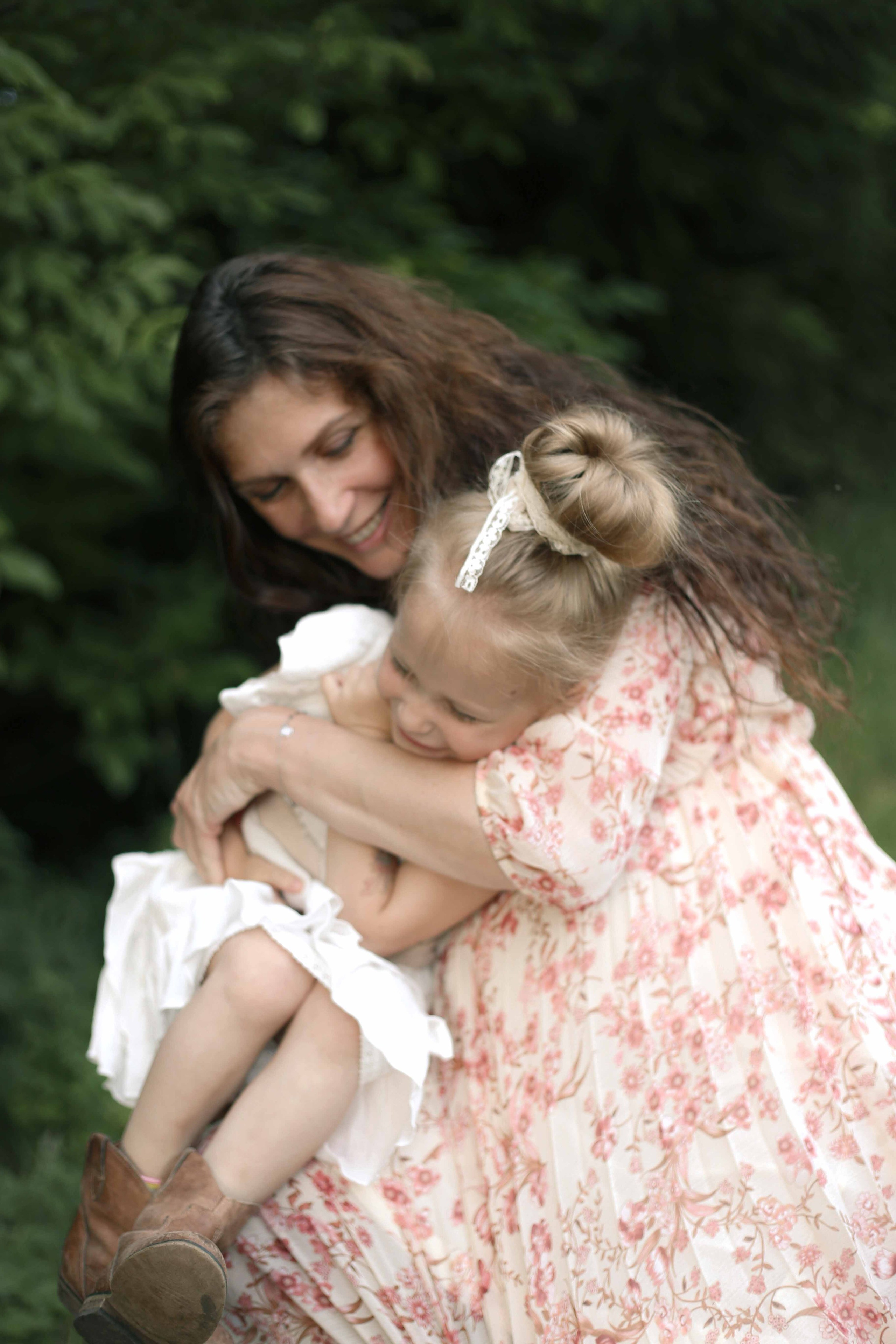 Mom & daughter. Lifestyle photographer Vancouver Island