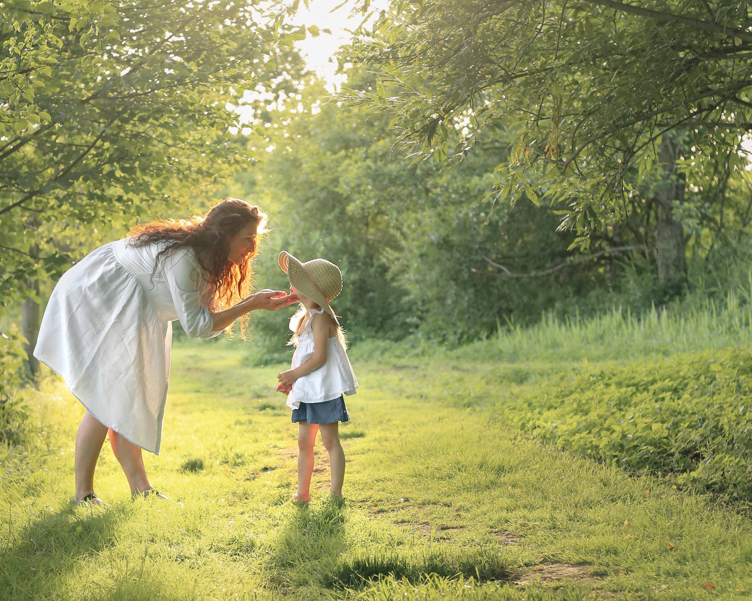 Mom & daughter. Lifestyle photographer Vancouver Island