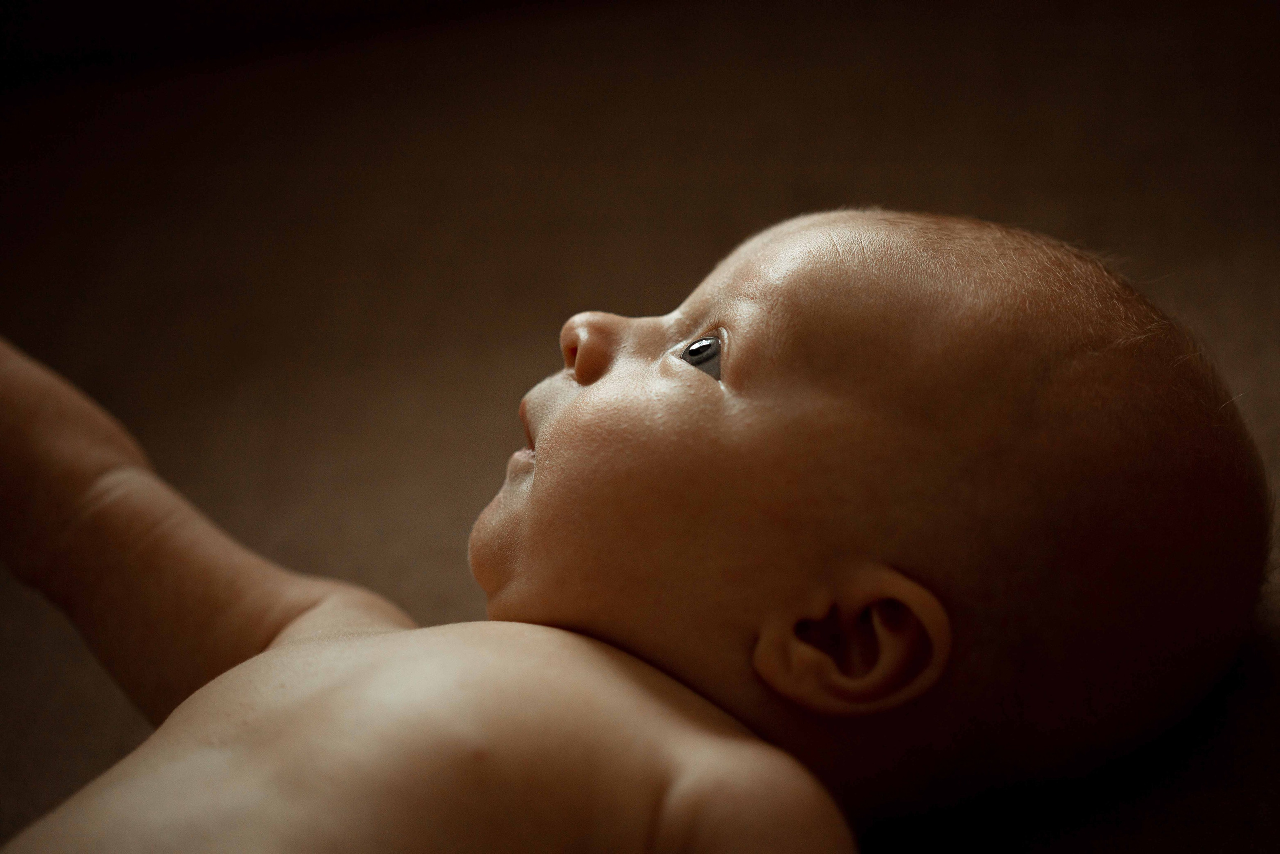 Newborn. Lifestyle photographer Vancouver Island