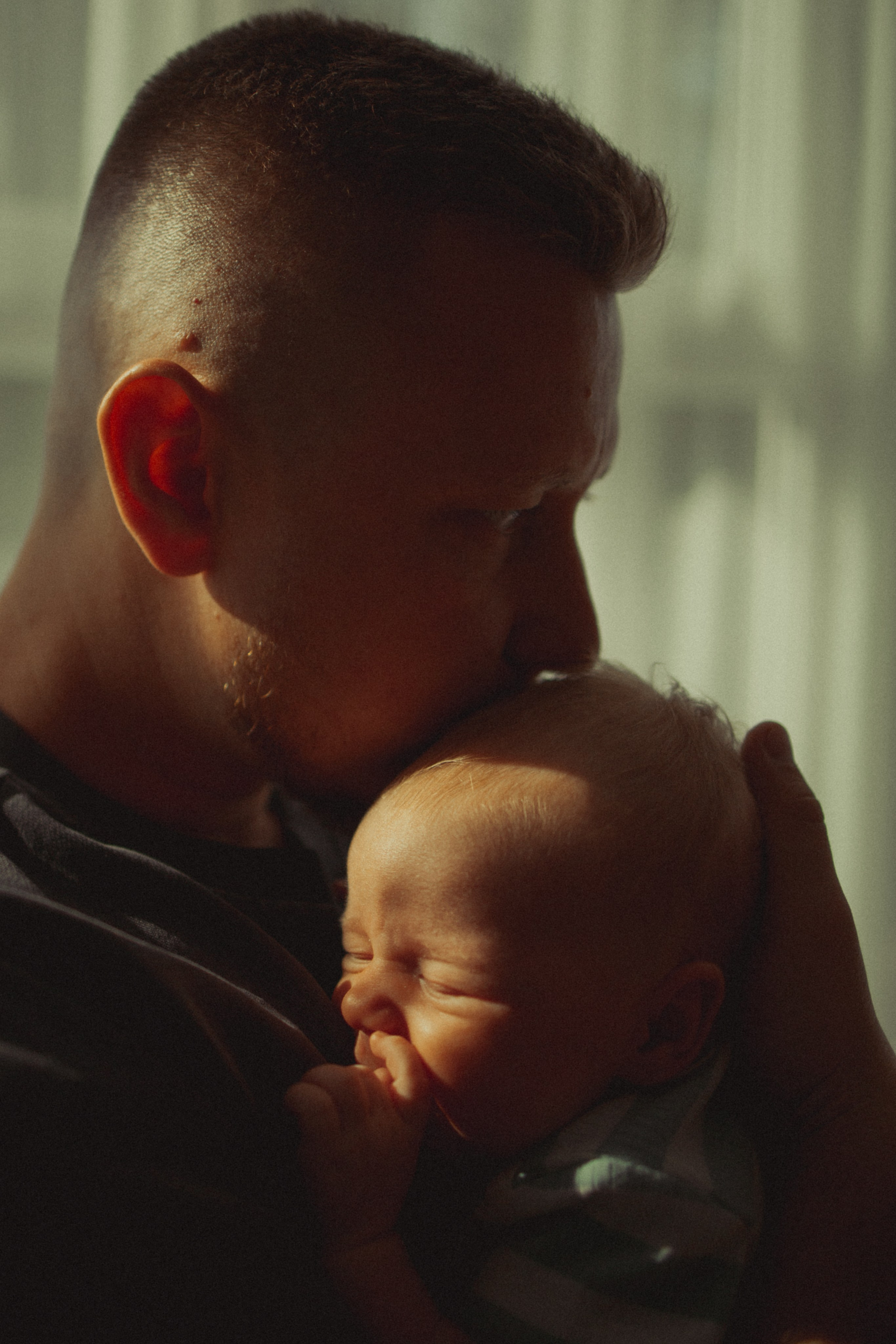 Newborn. Lifestyle photographer Vancouver Island
