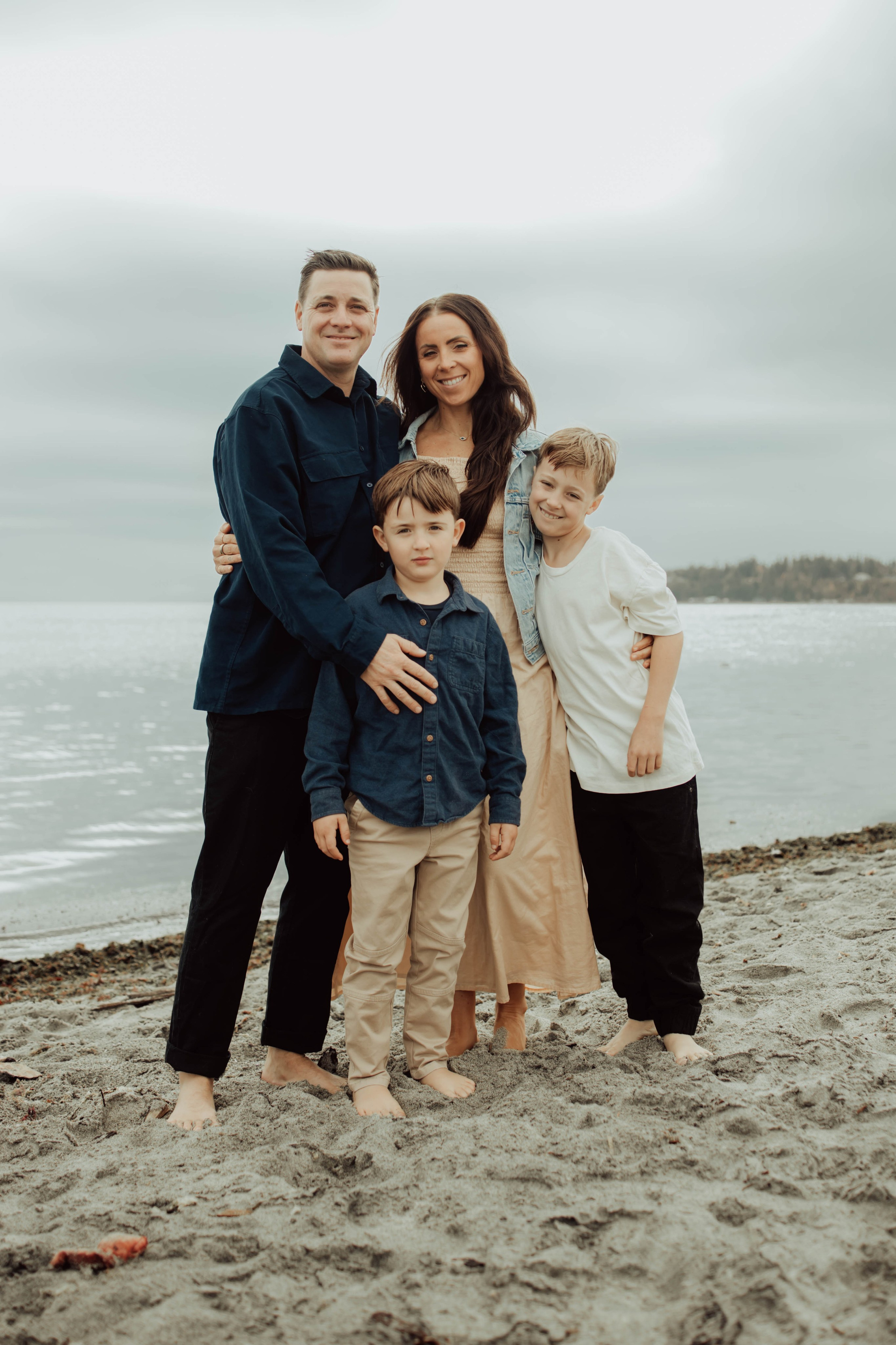 Family. Lifestyle photographer Vancouver Island