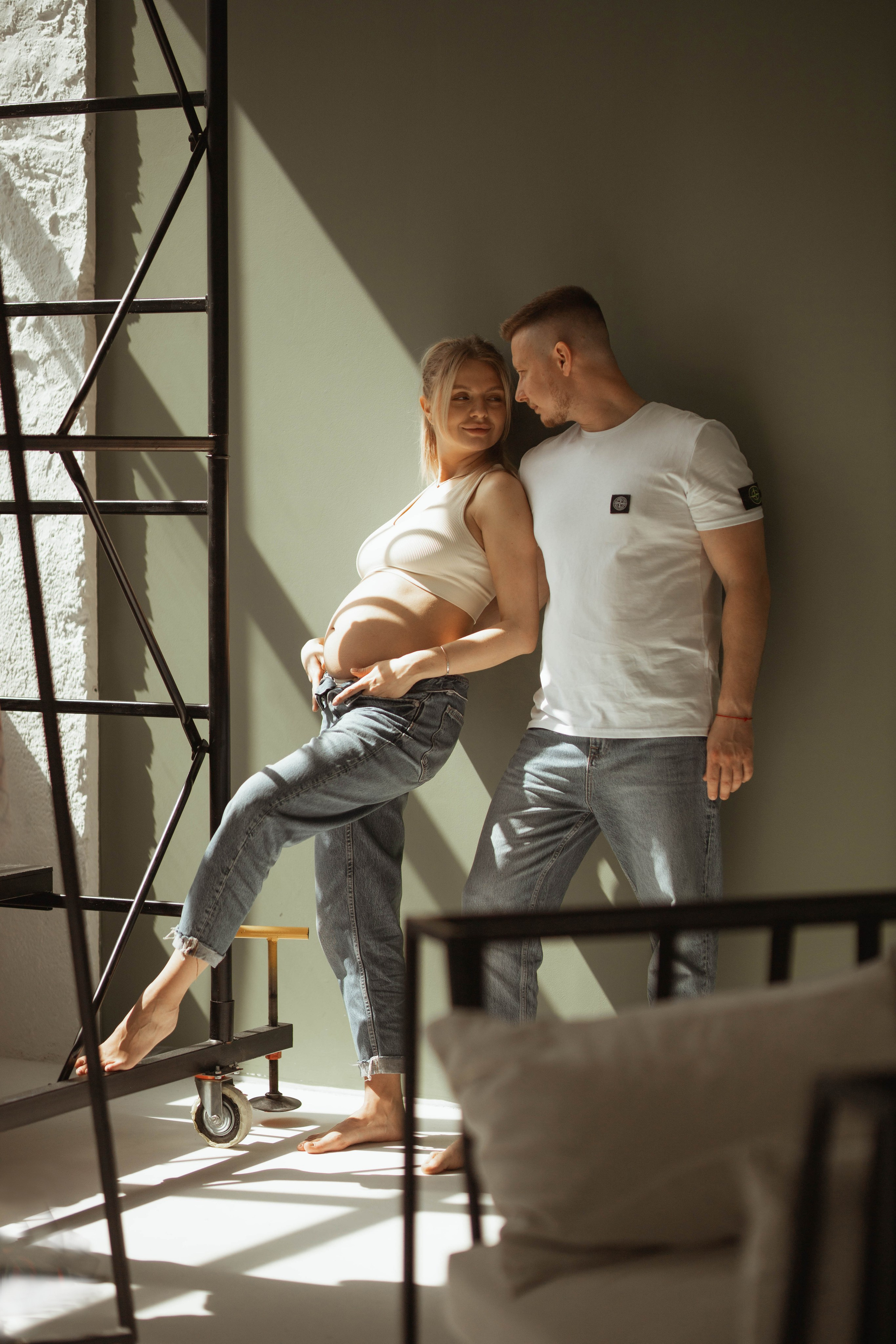 Pregnant. Lifestyle photographer Vancouver Island