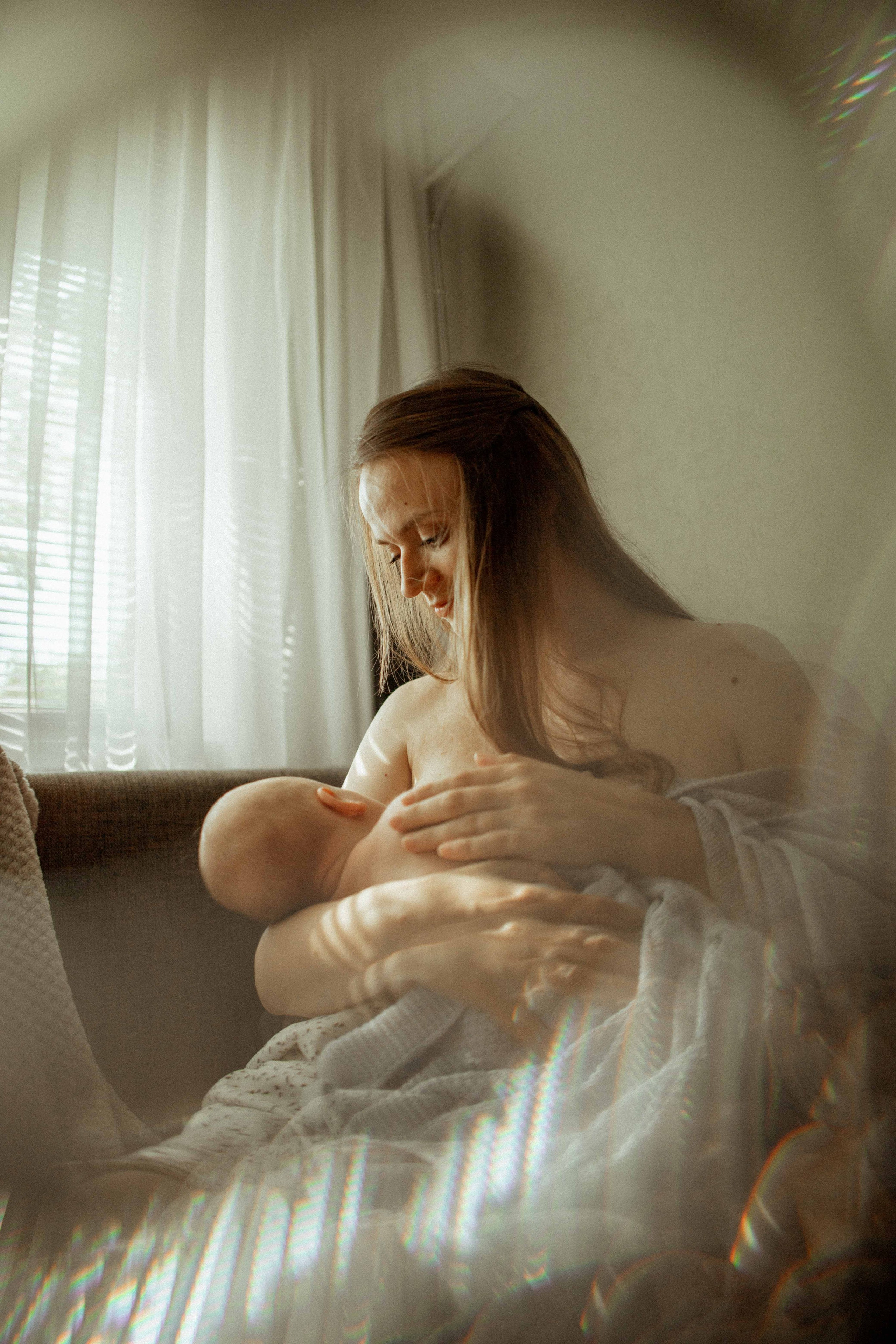 Newborn. Lifestyle photographer Vancouver Island