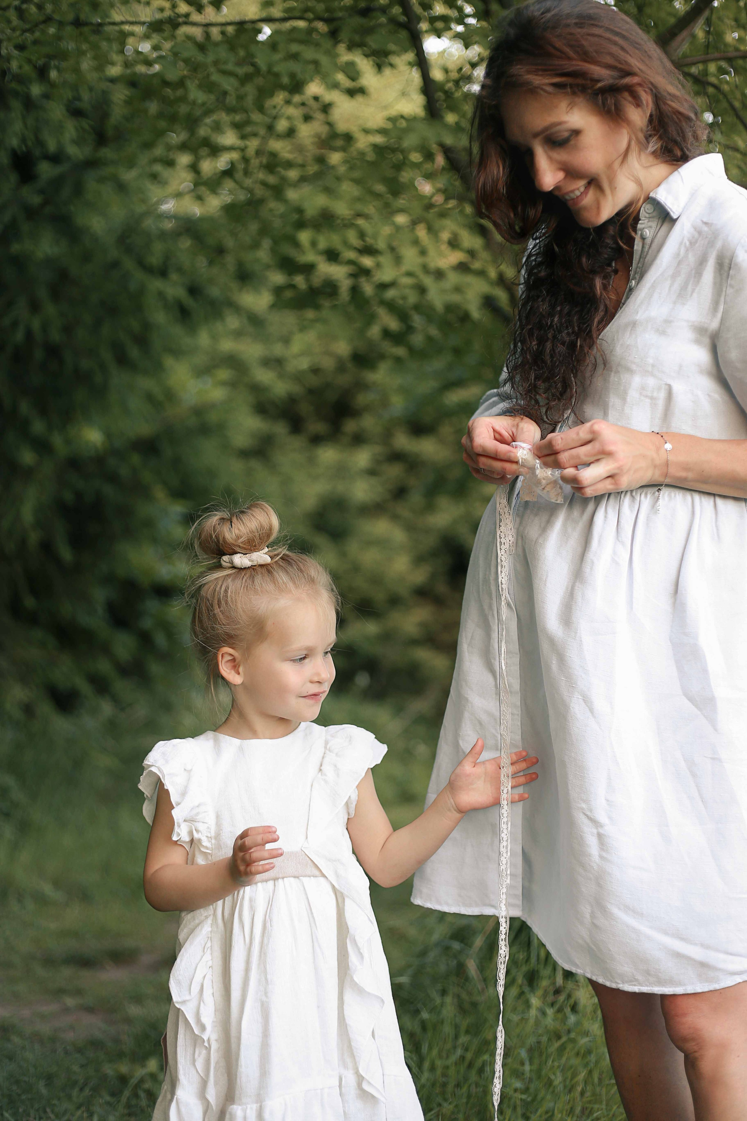 Mom & daughter. Lifestyle photographer Vancouver Island