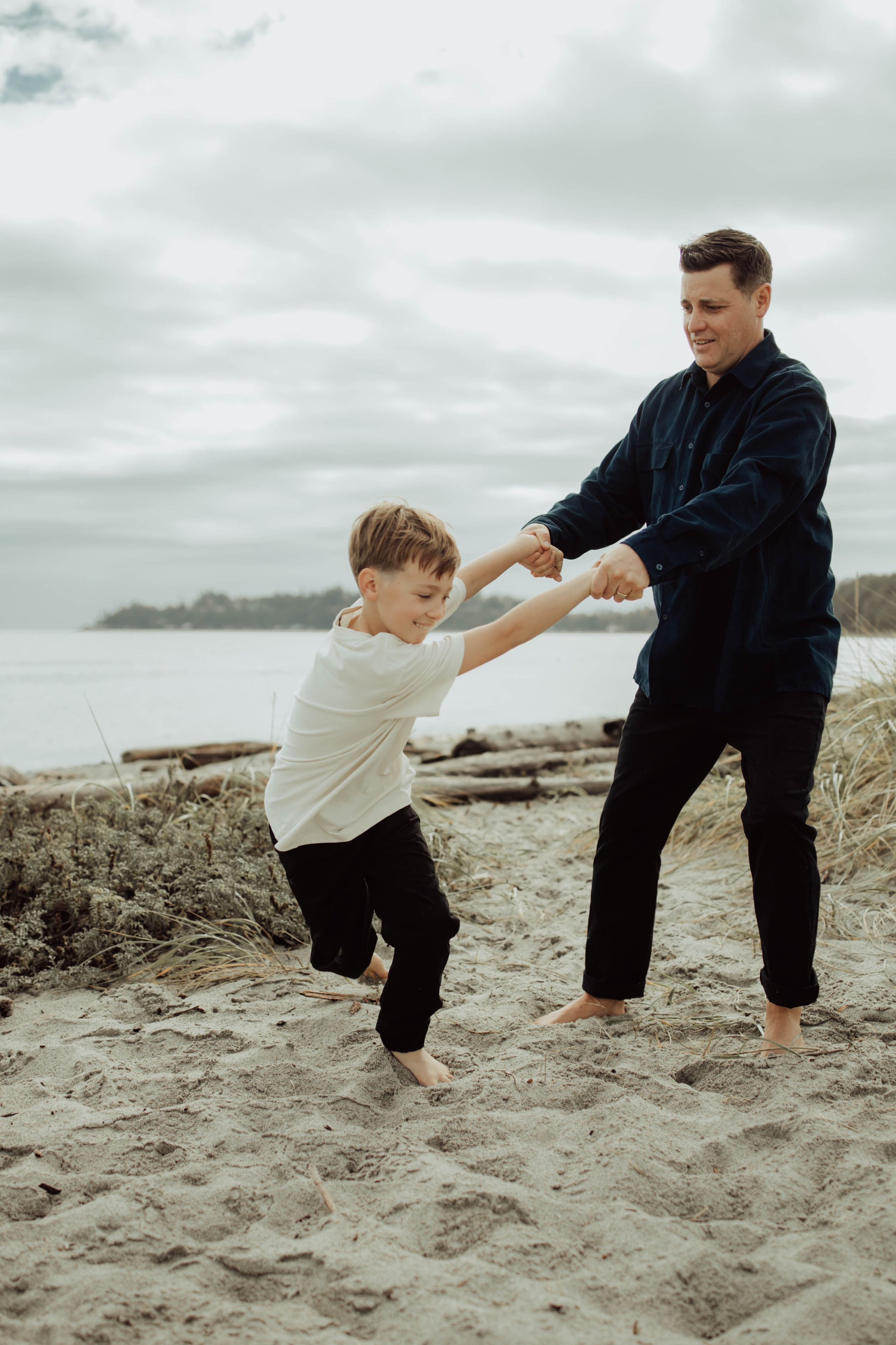 Family. Lifestyle photographer Vancouver Island