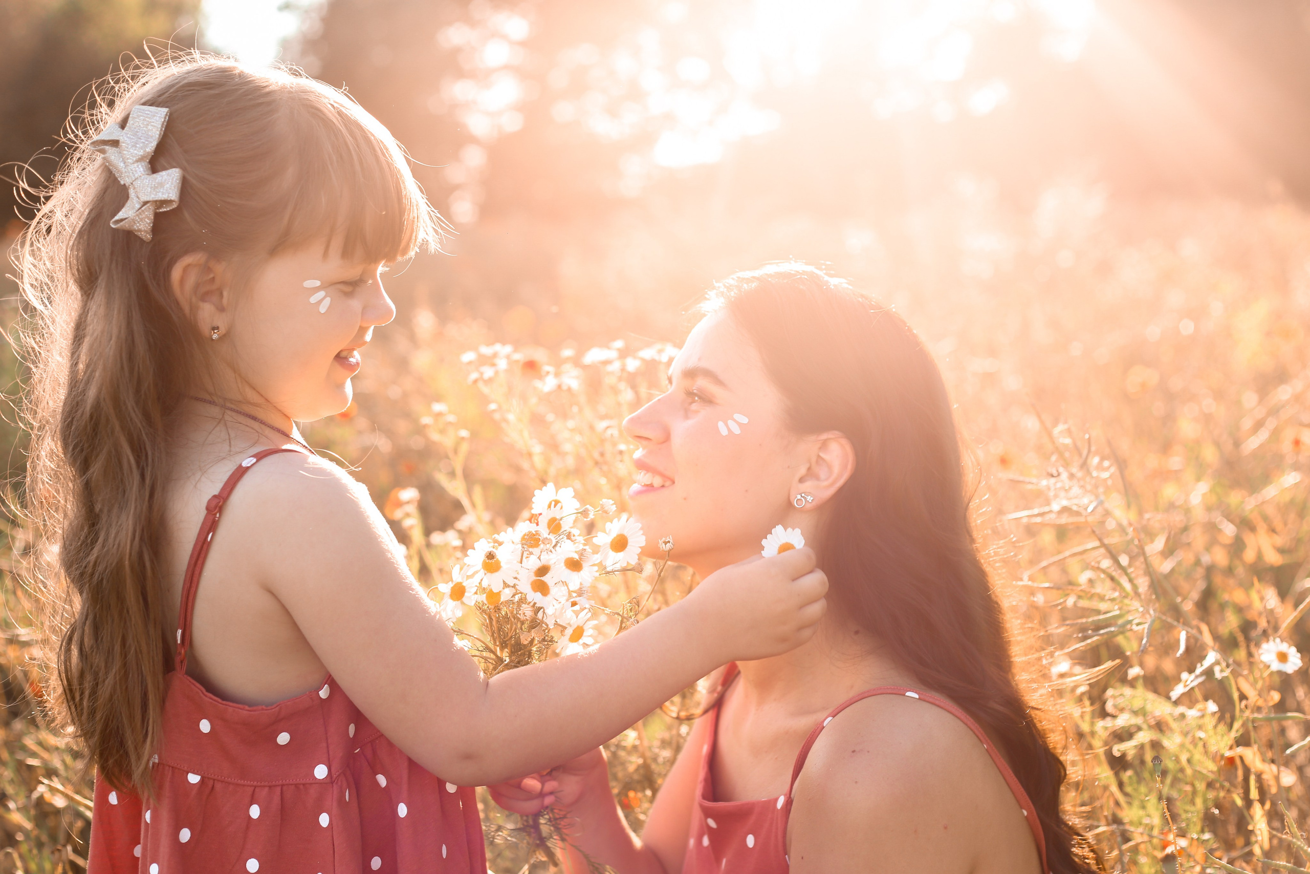 Mom & daughter. Lifestyle photographer Vancouver Island