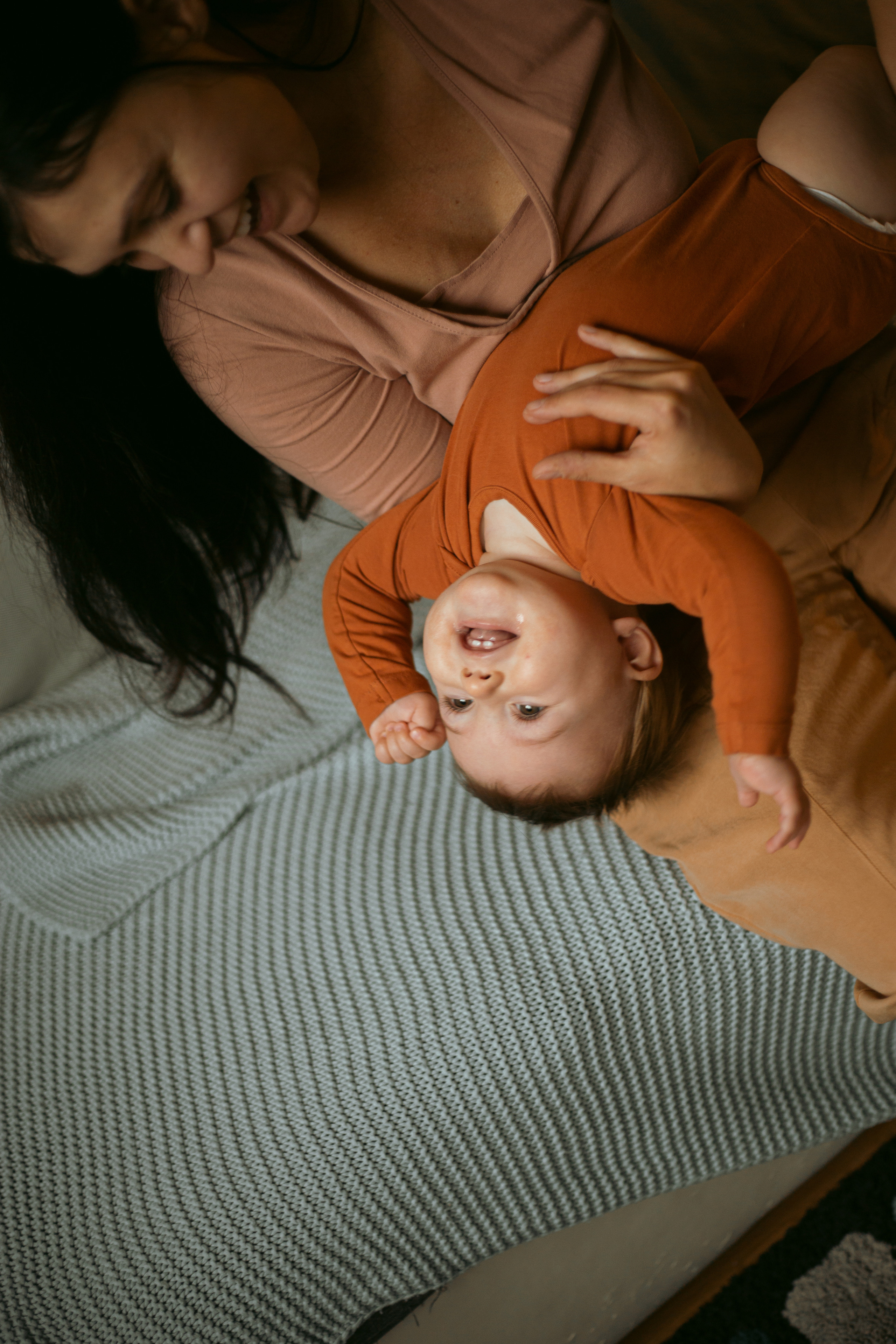 Mom + baby. Lifestyle photographer Vancouver Island