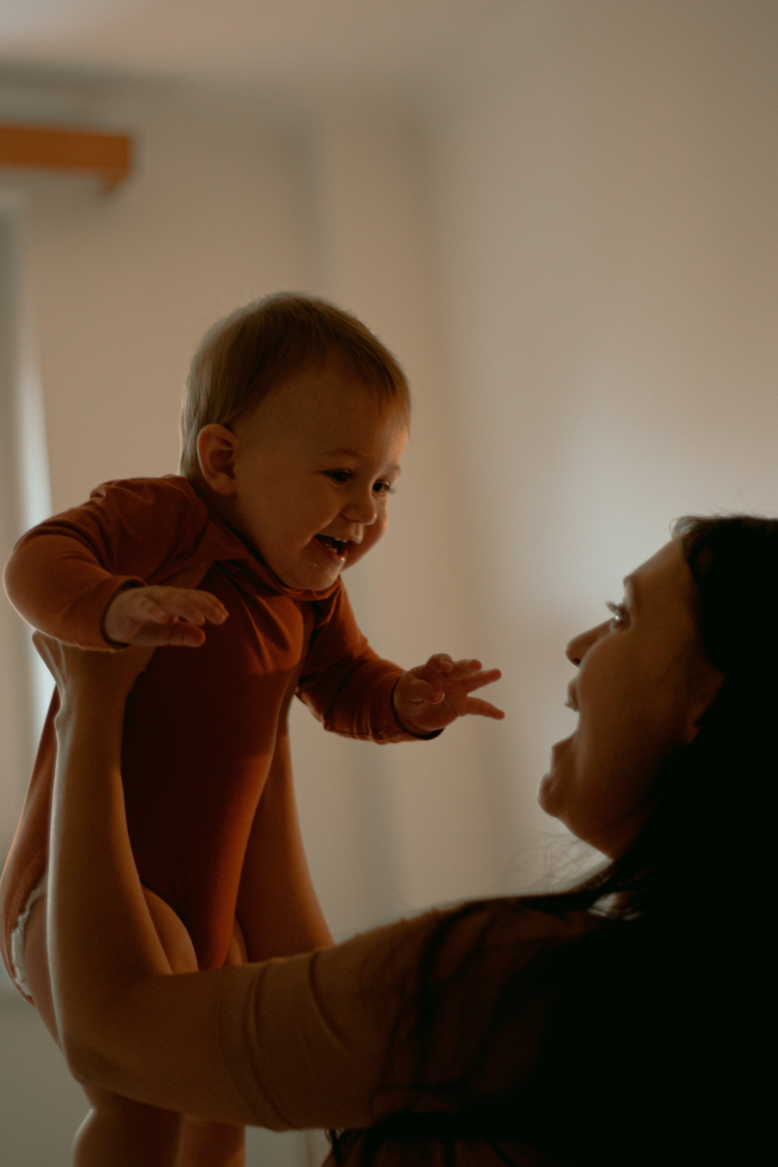Mom + baby. Lifestyle photographer Vancouver Island