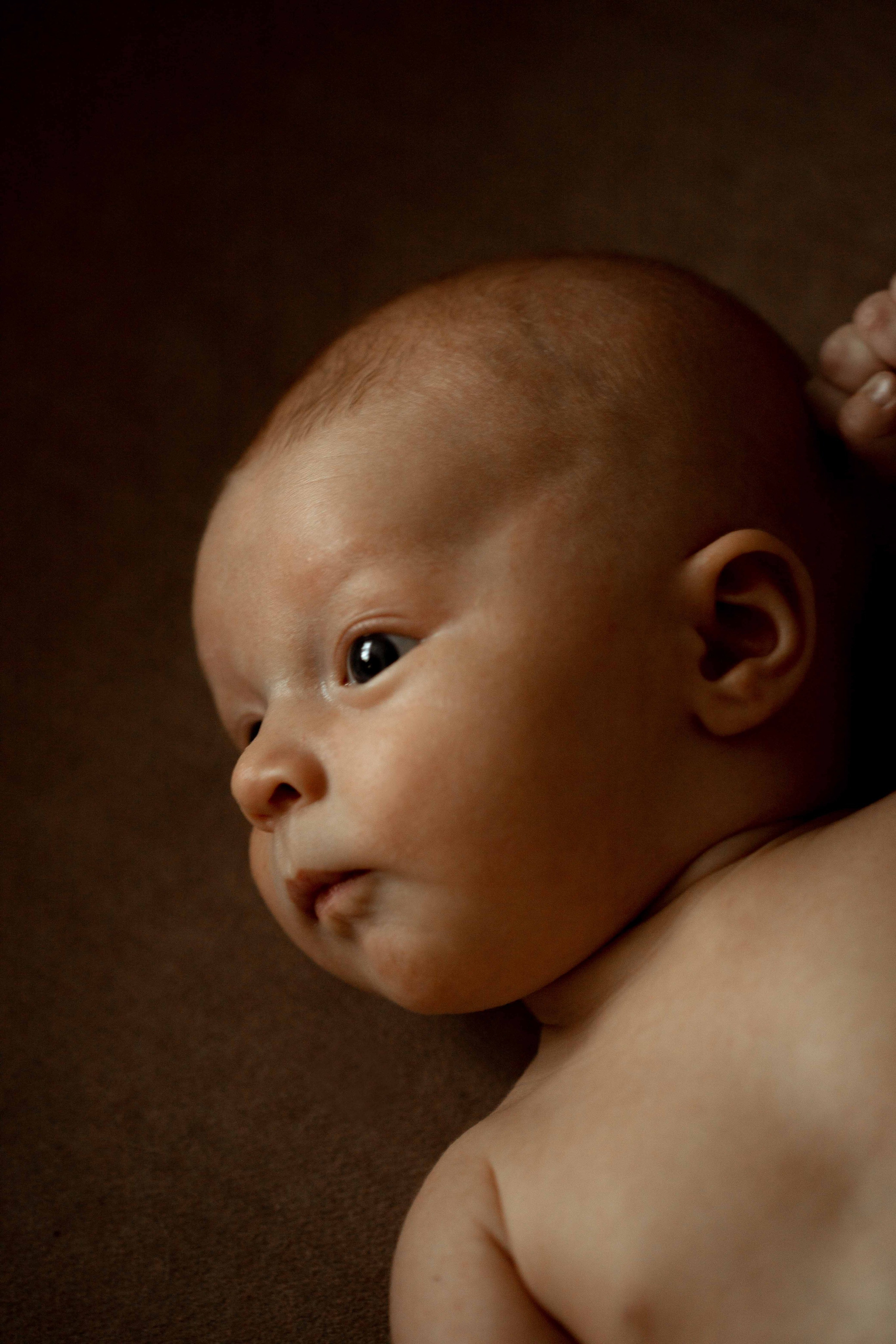 Newborn. Lifestyle photographer Vancouver Island