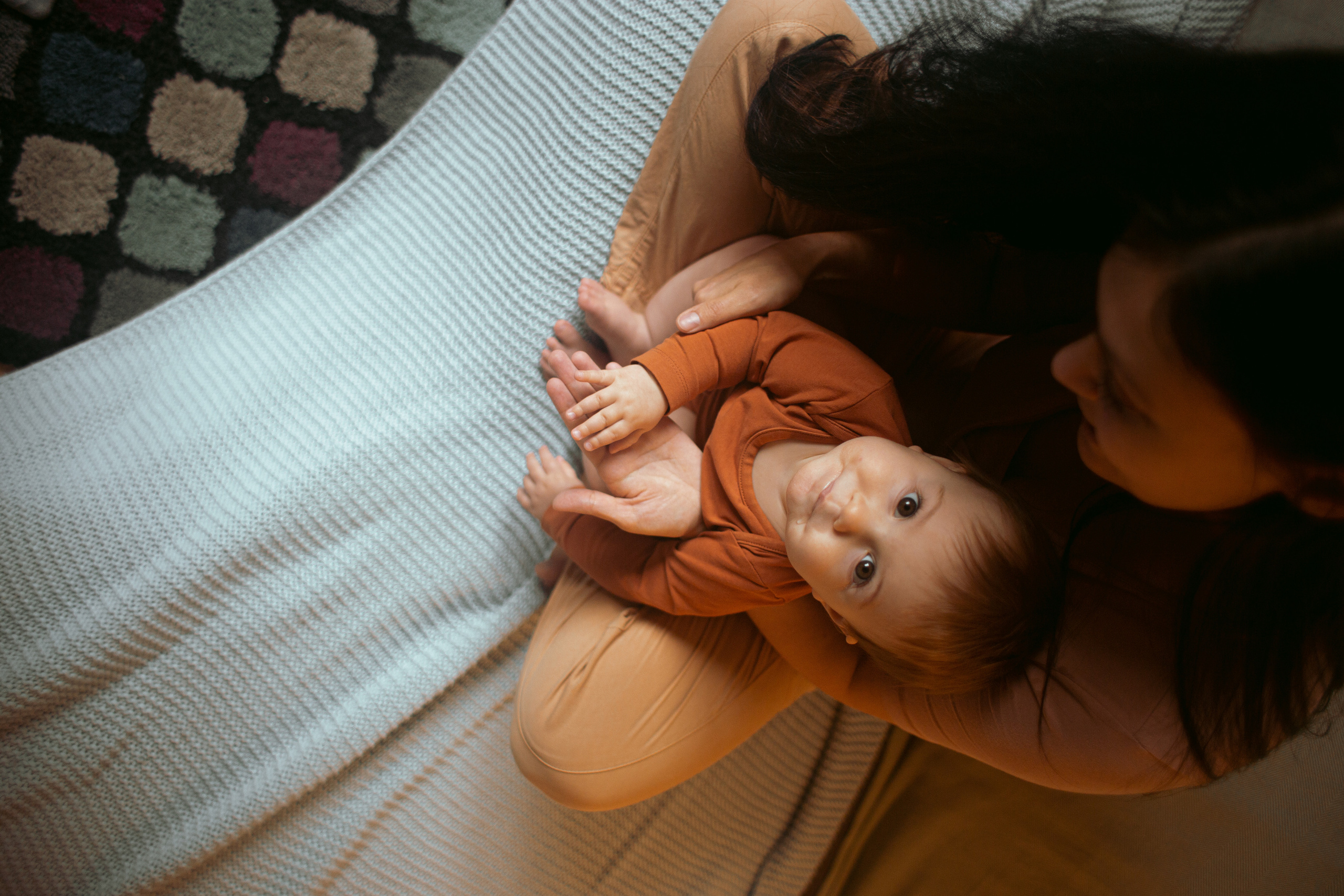Mom + baby. Lifestyle photographer Vancouver Island