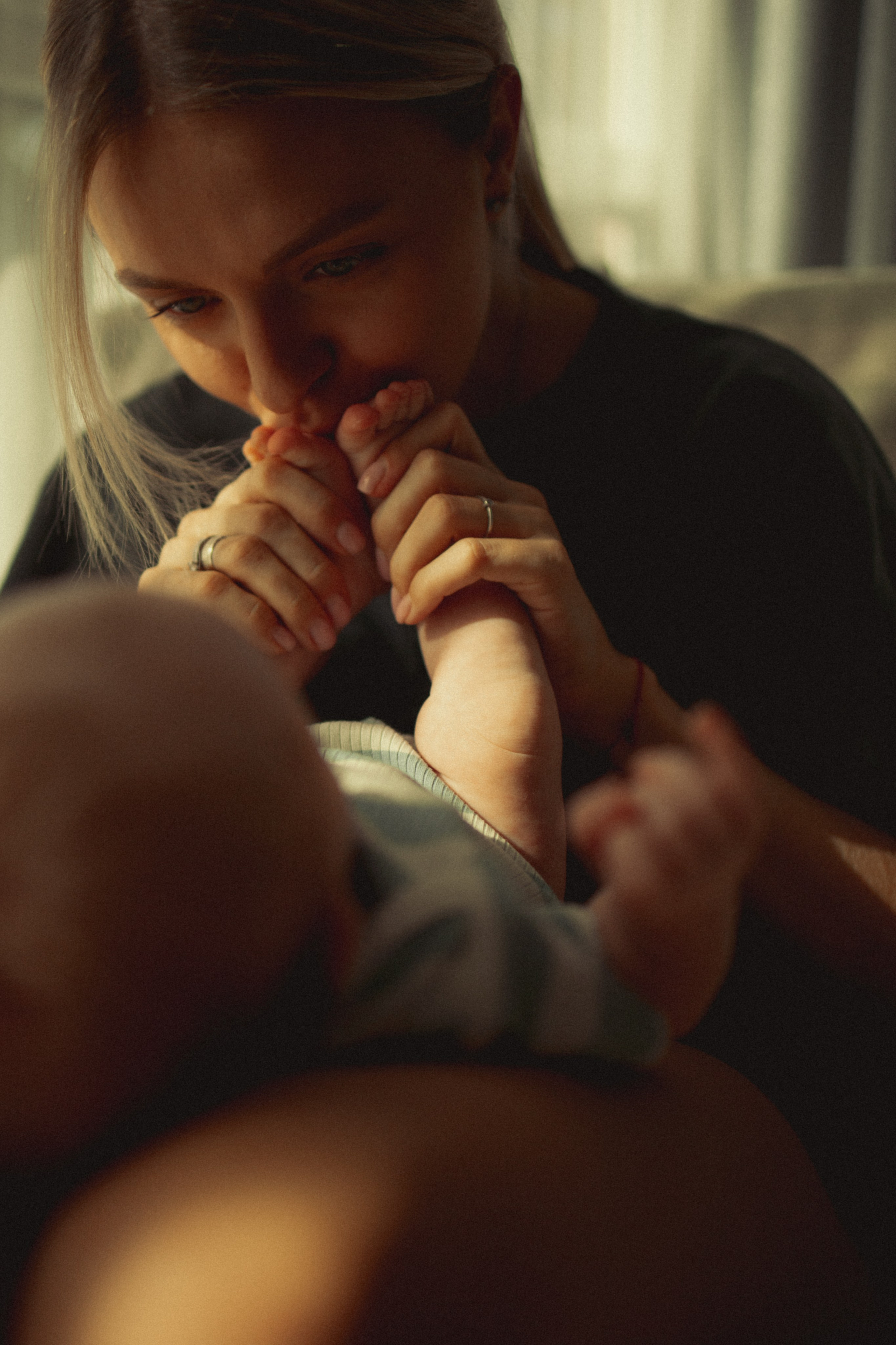 Newborn. Lifestyle photographer Vancouver Island