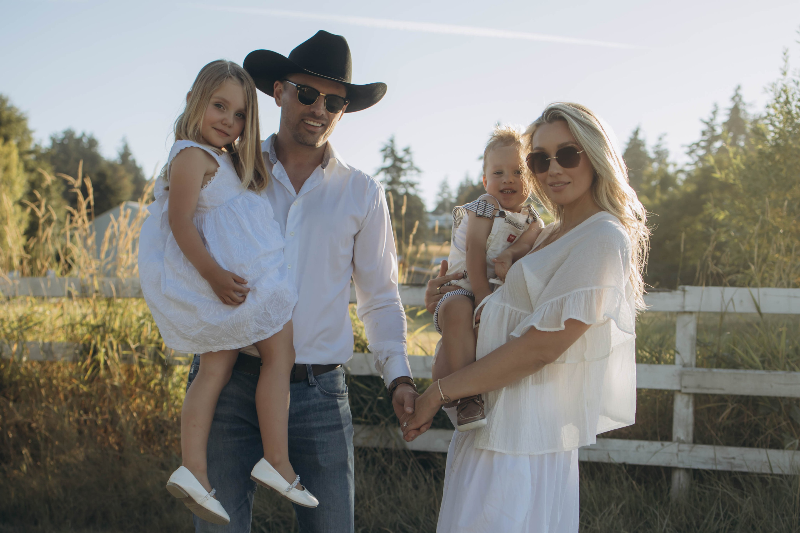 Family. Lifestyle photographer Vancouver Island