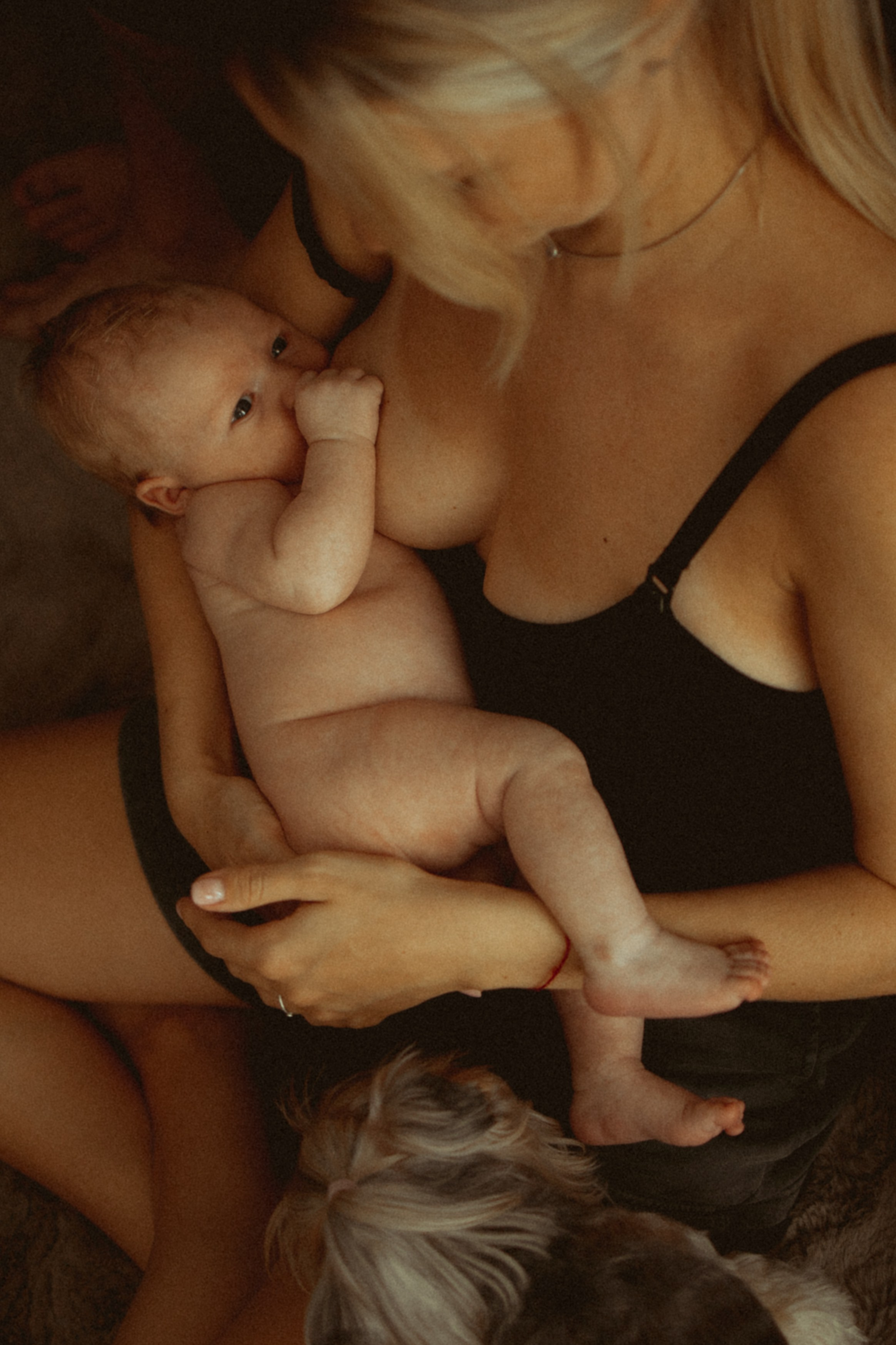 Newborn. Lifestyle photographer Vancouver Island