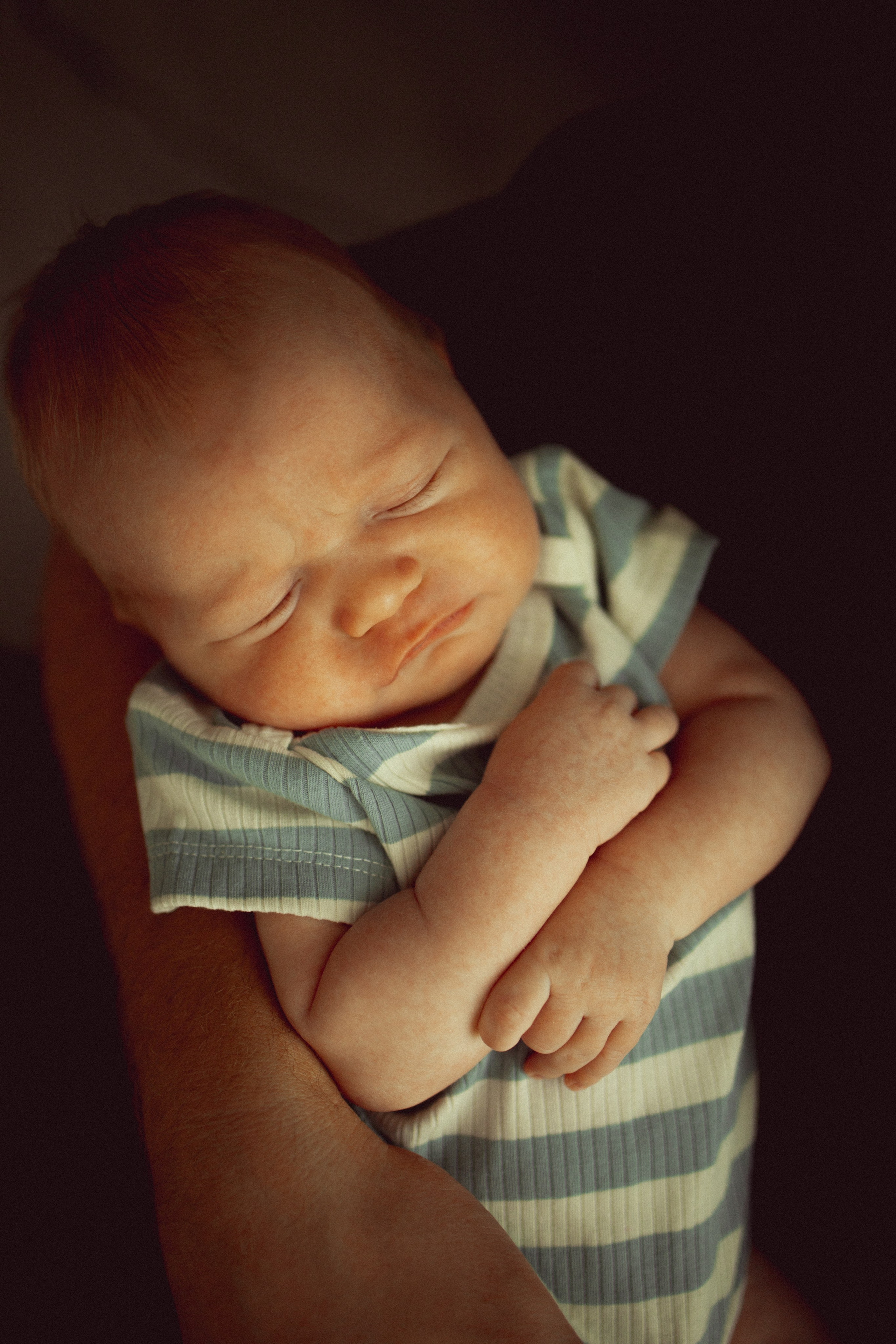 Newborn. Lifestyle photographer Vancouver Island