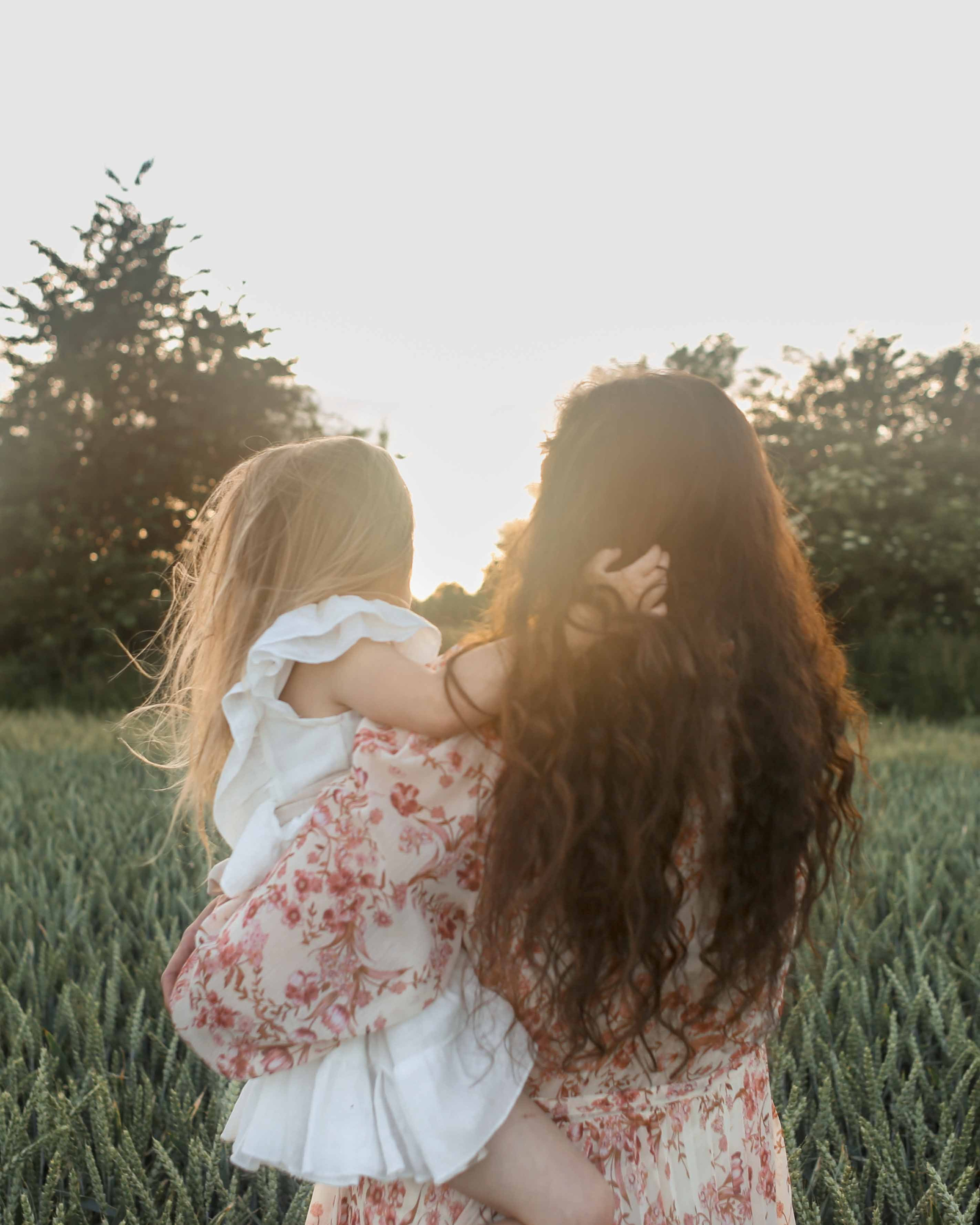 Mom & daughter. Lifestyle photographer Vancouver Island