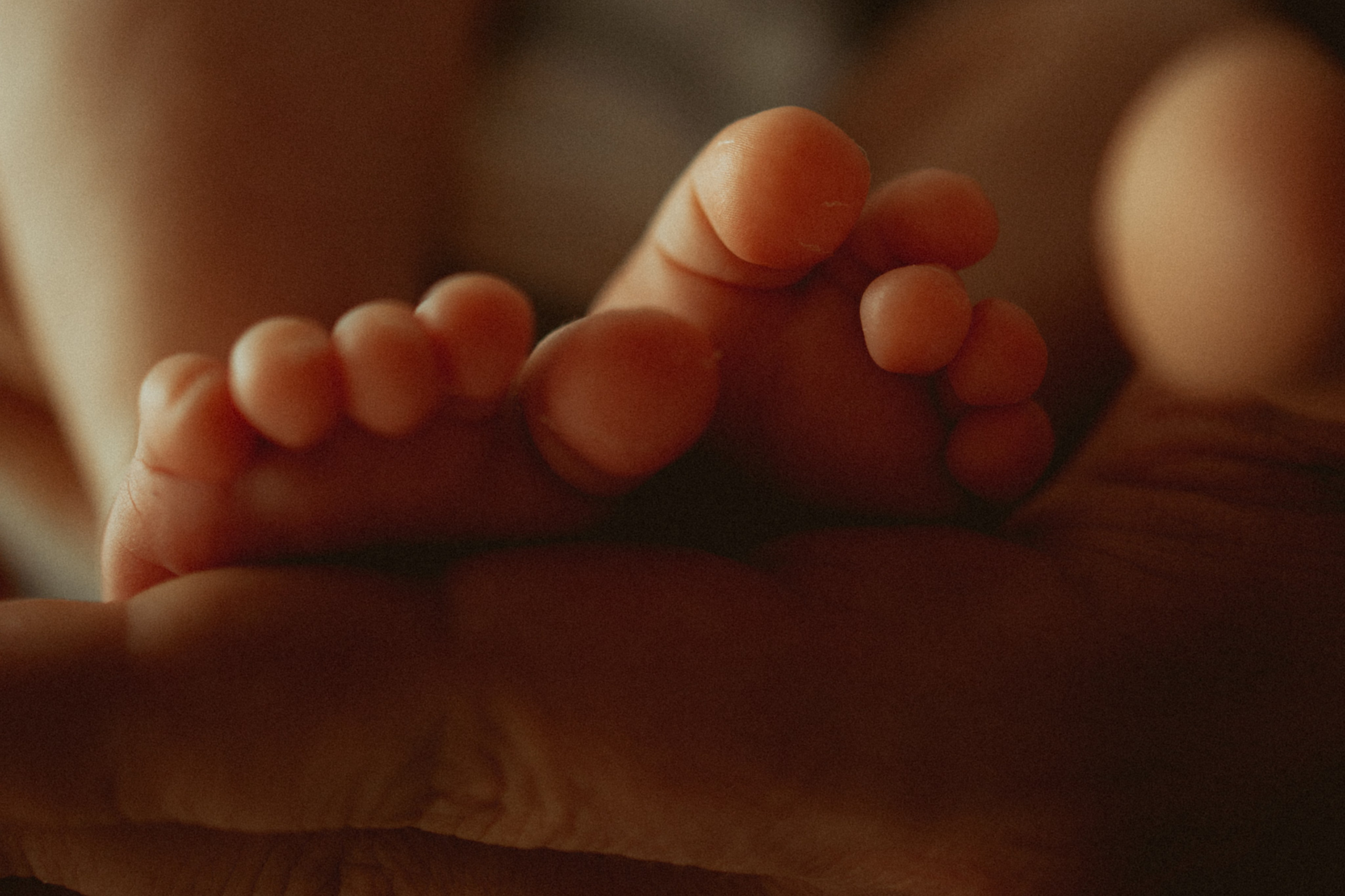 Newborn. Lifestyle photographer Vancouver Island