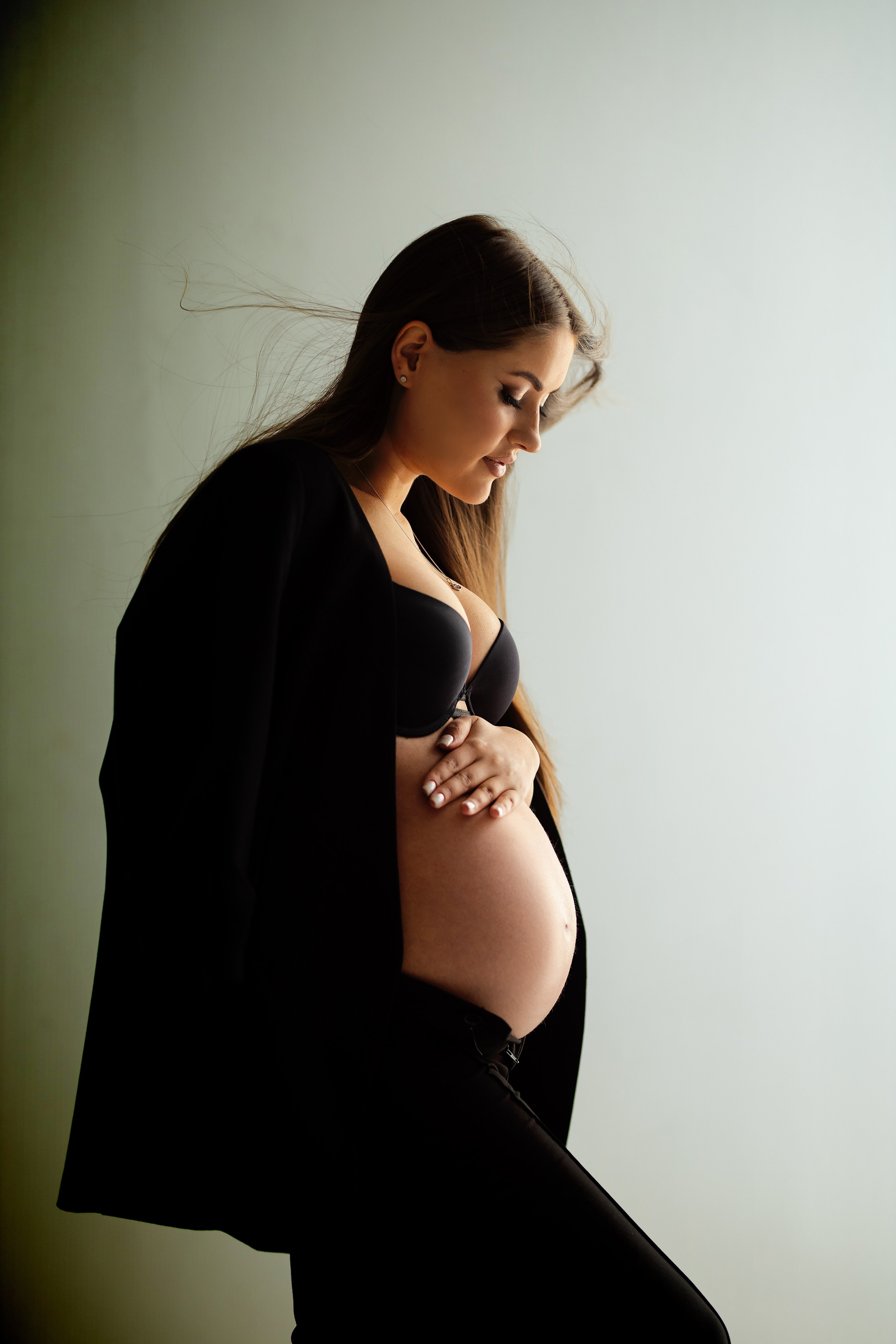 Pregnant. Lifestyle photographer Vancouver Island