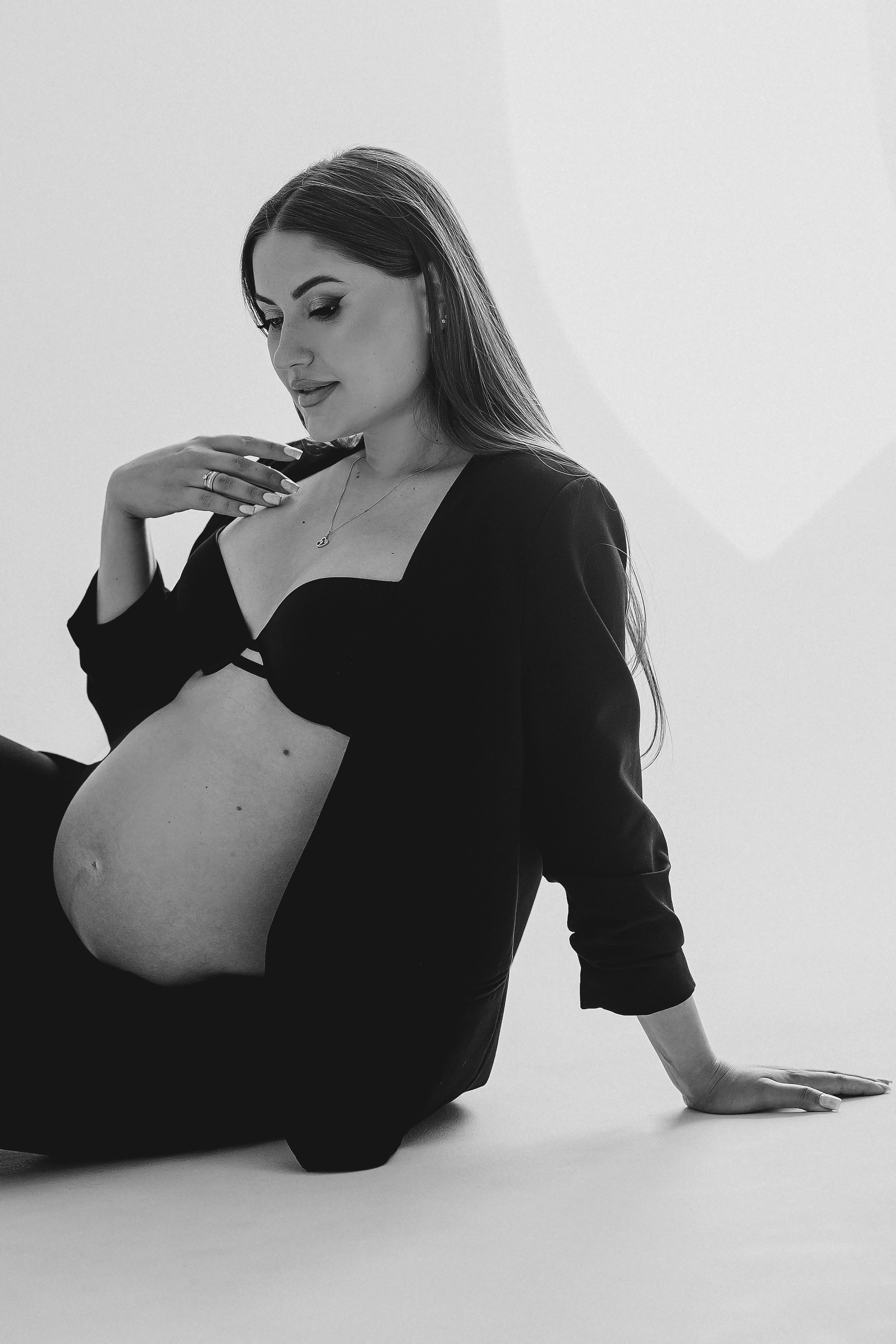 Pregnant. Lifestyle photographer Vancouver Island