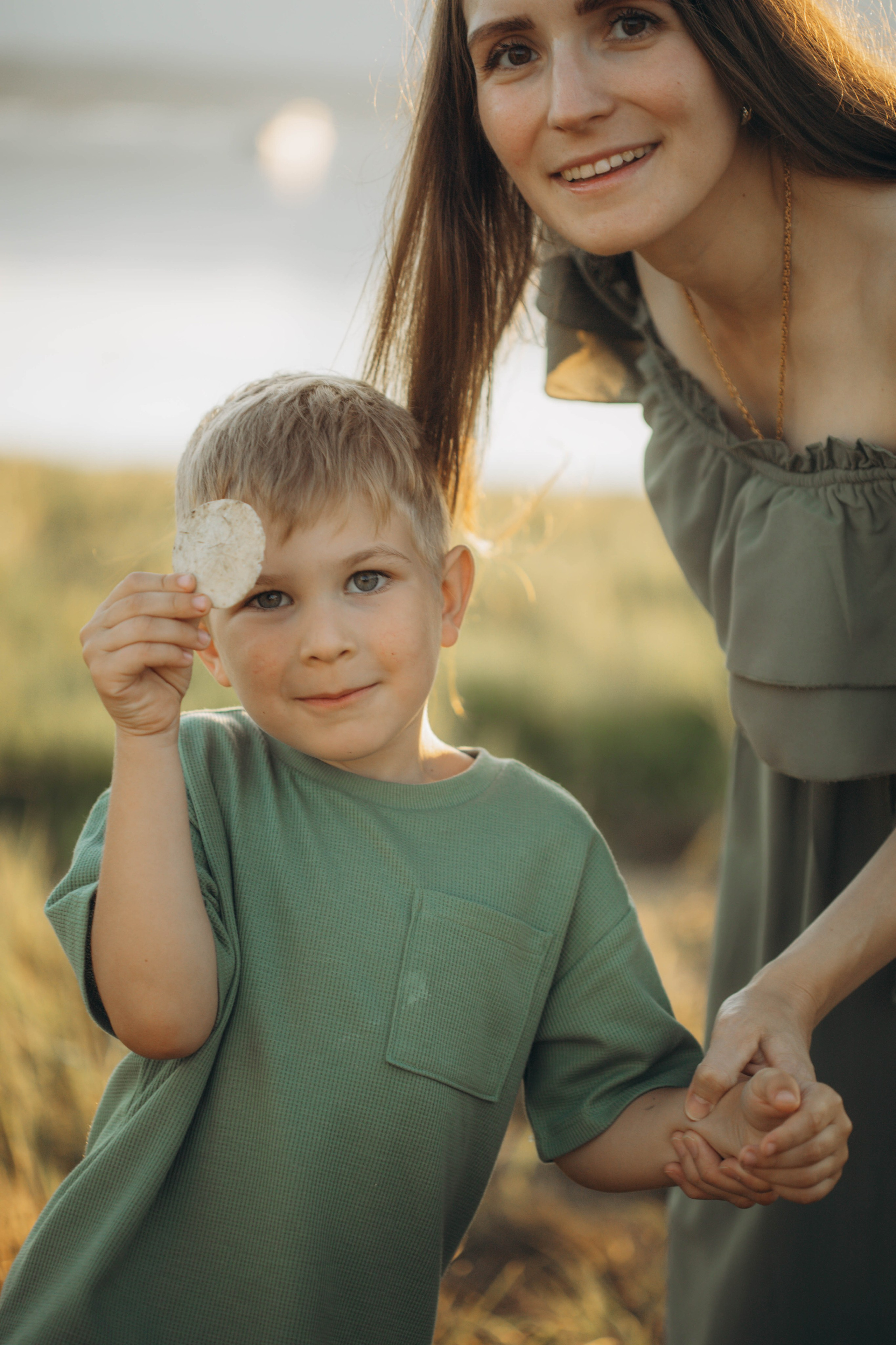 Family. Lifestyle photographer Vancouver Island