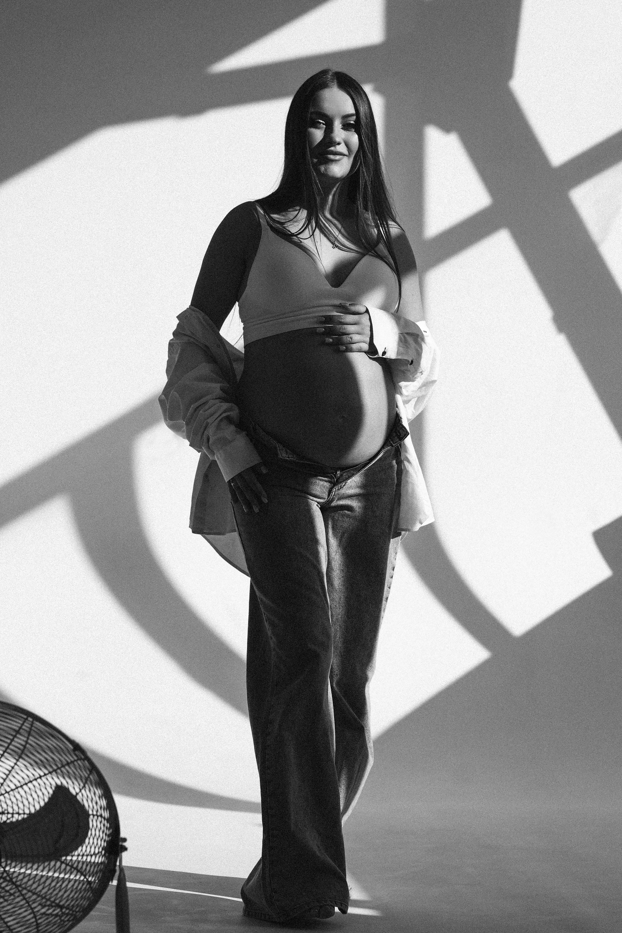 Pregnant. Lifestyle photographer Vancouver Island