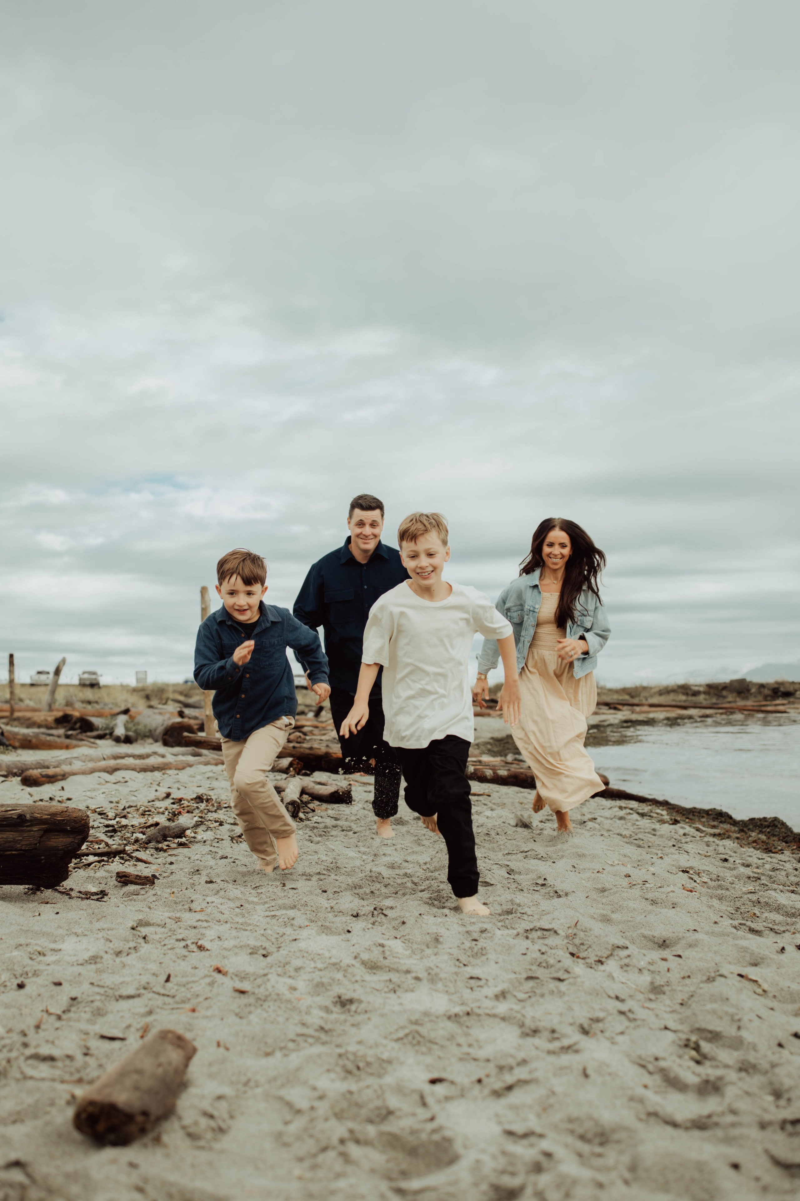 Family. Lifestyle photographer Vancouver Island