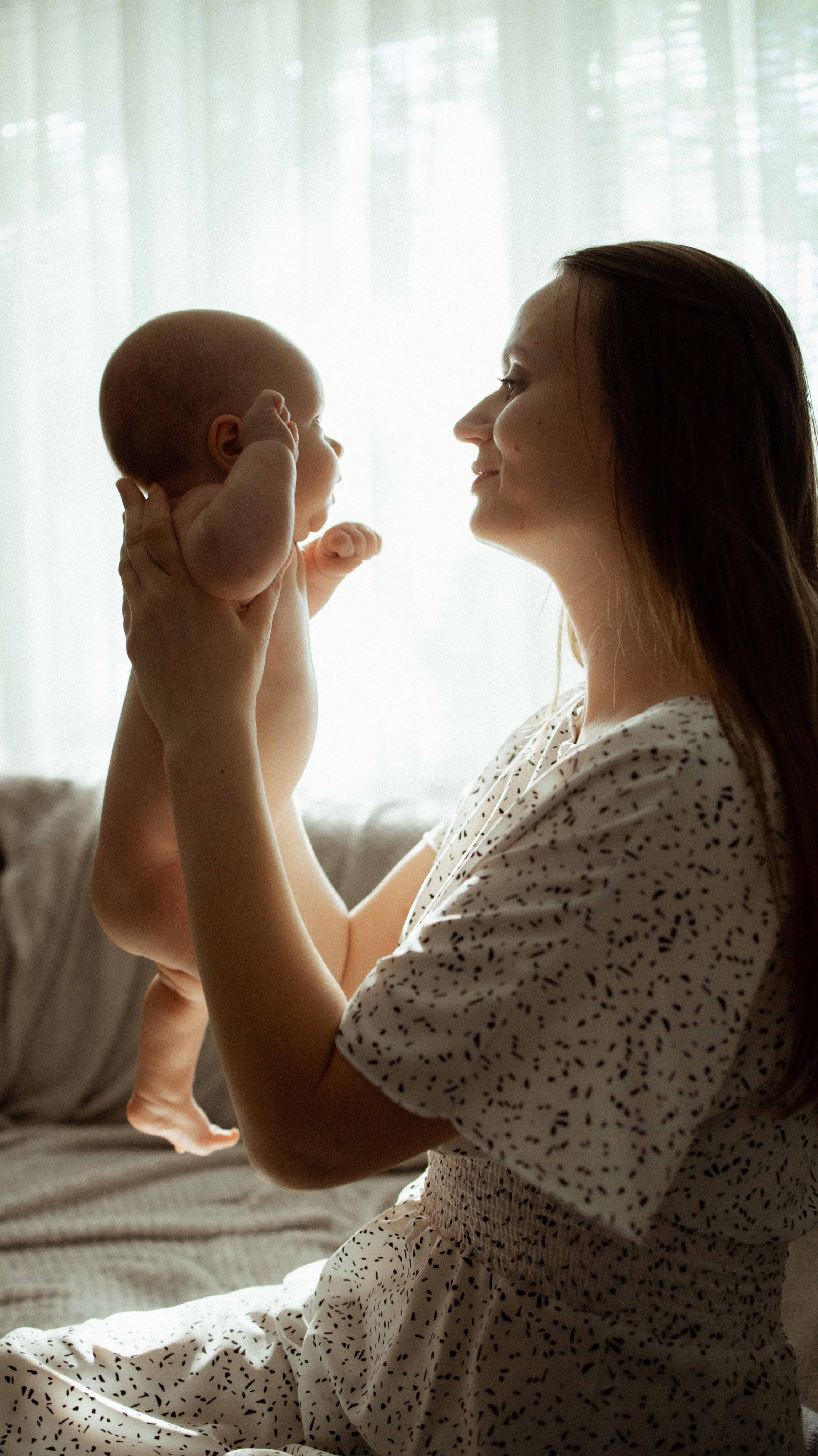 Newborn. Lifestyle photographer Vancouver Island
