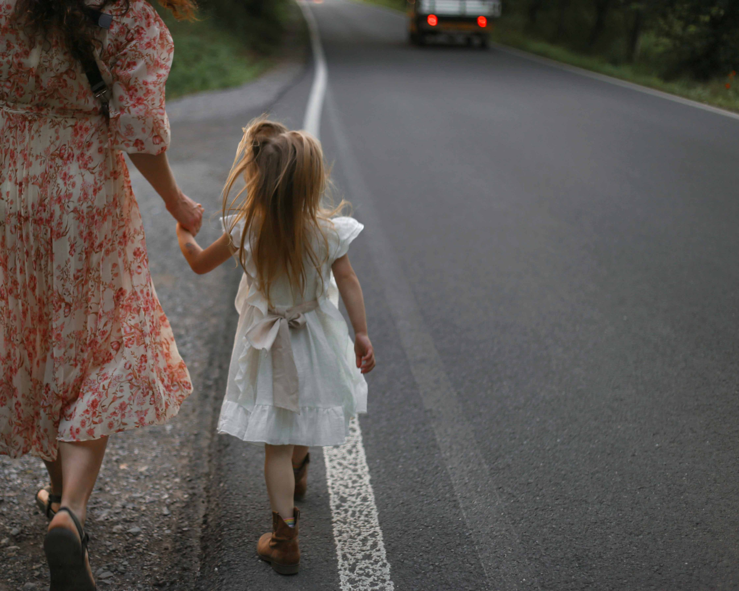 Mom & daughter. Lifestyle photographer Vancouver Island