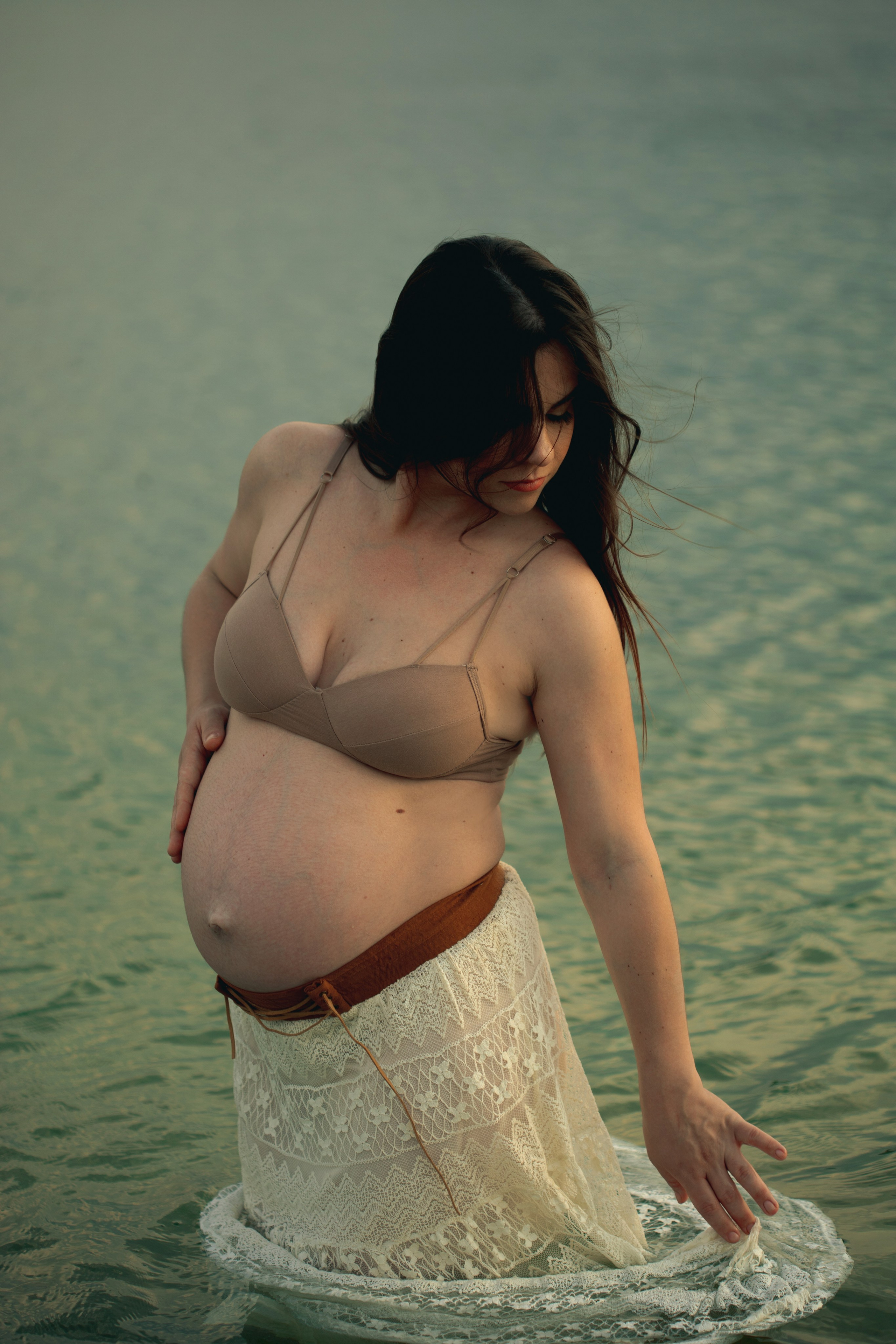 Pregnant. Lifestyle photographer Vancouver Island