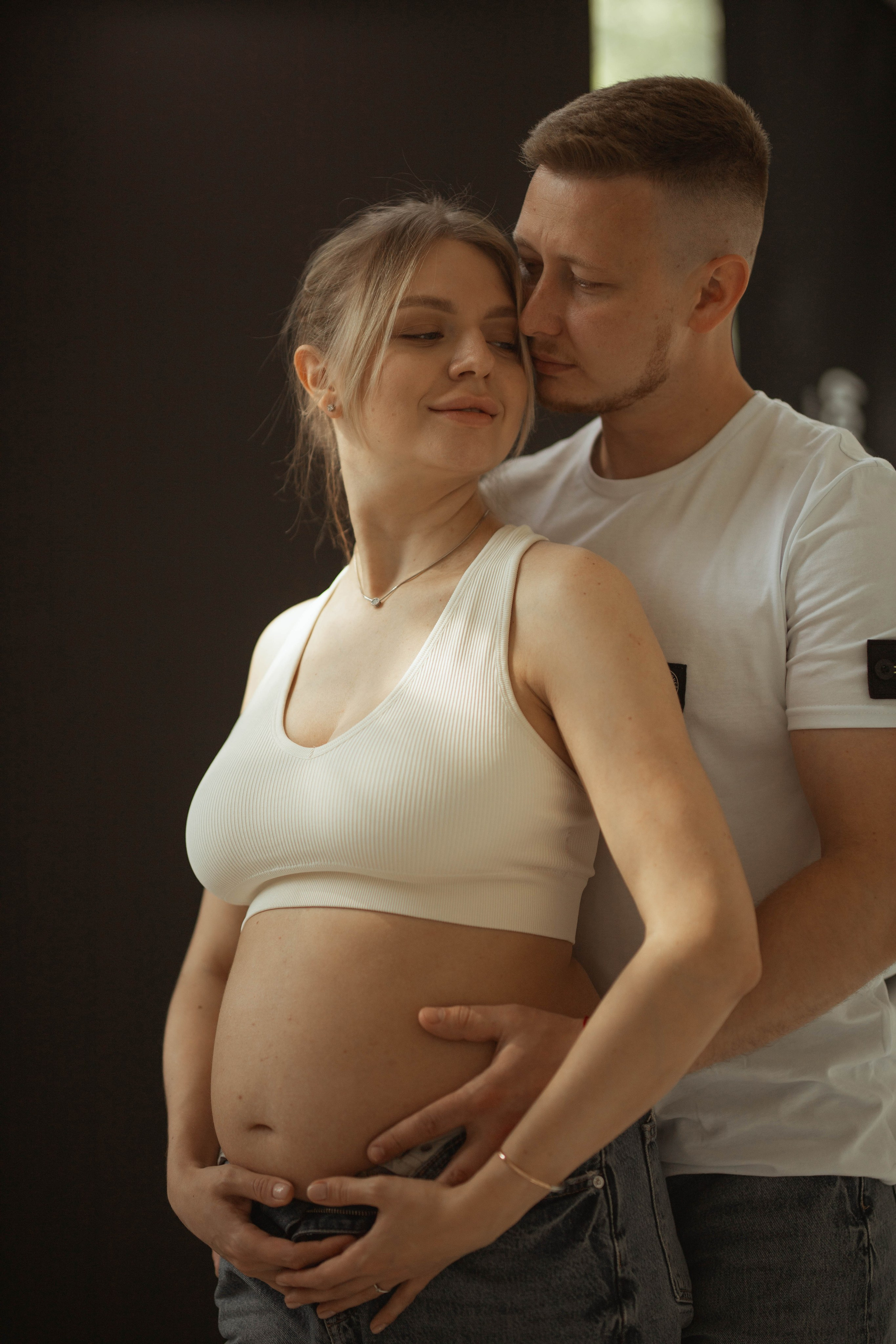 Pregnant. Lifestyle photographer Vancouver Island
