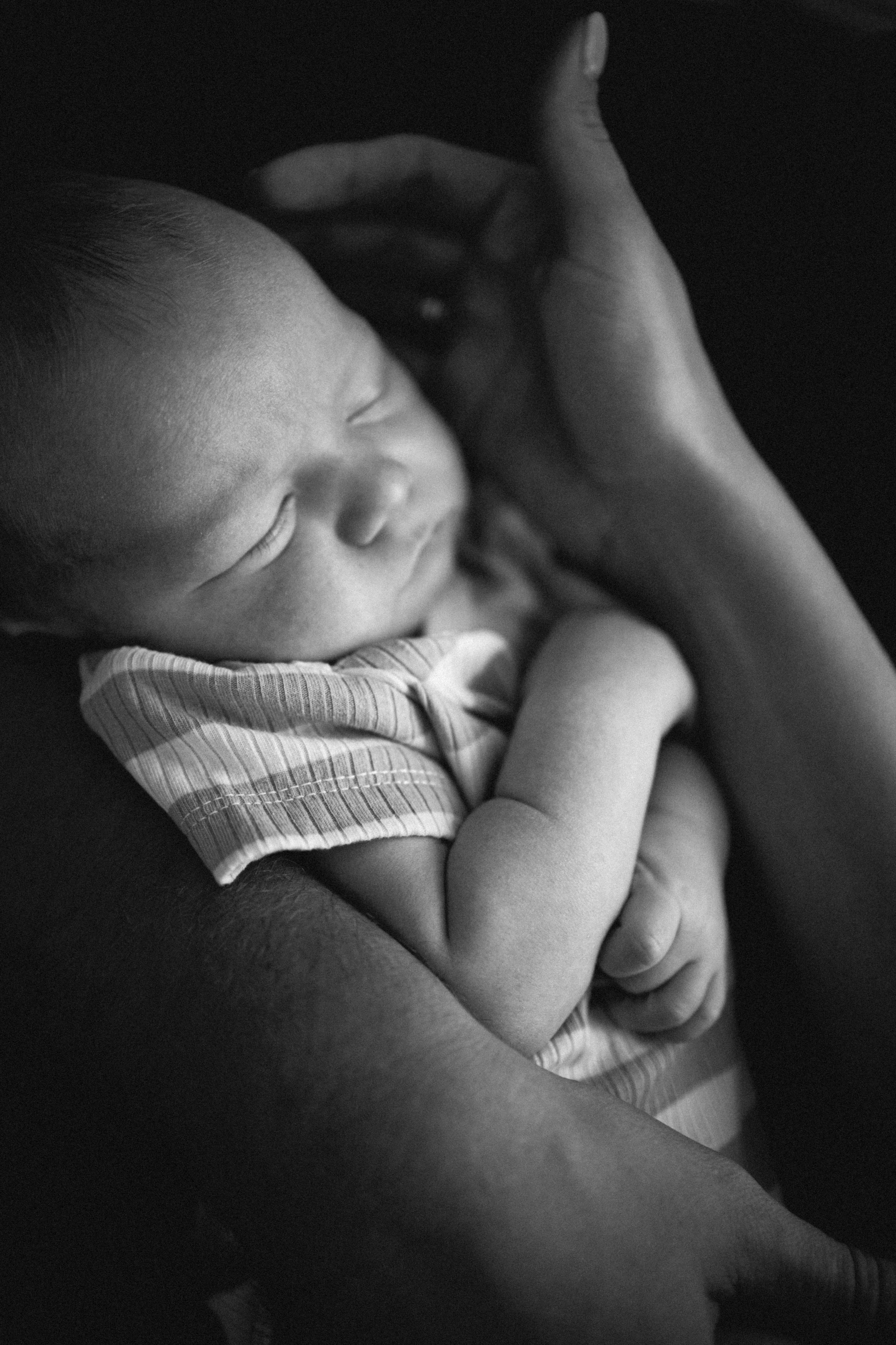 Newborn. Lifestyle photographer Vancouver Island