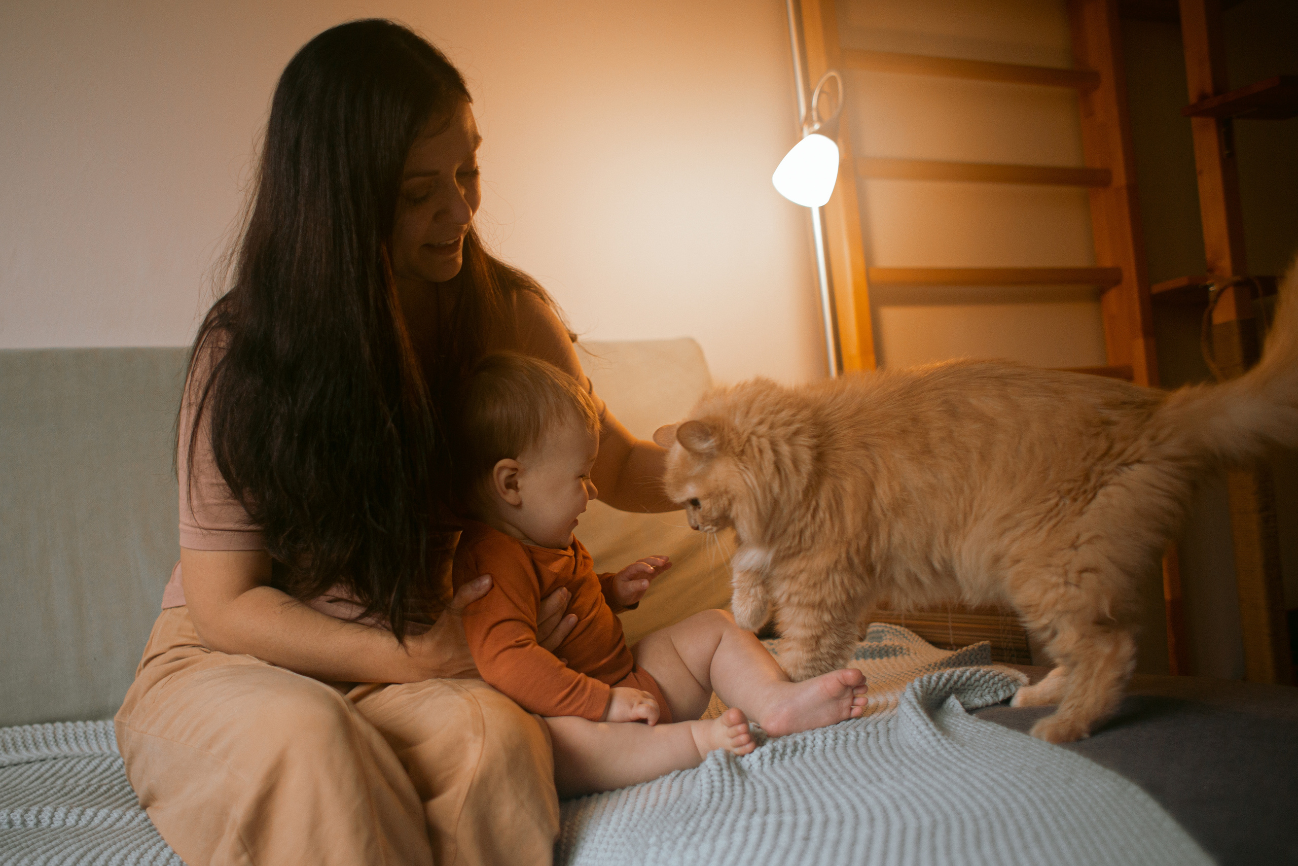 Mom + baby. Lifestyle photographer Vancouver Island