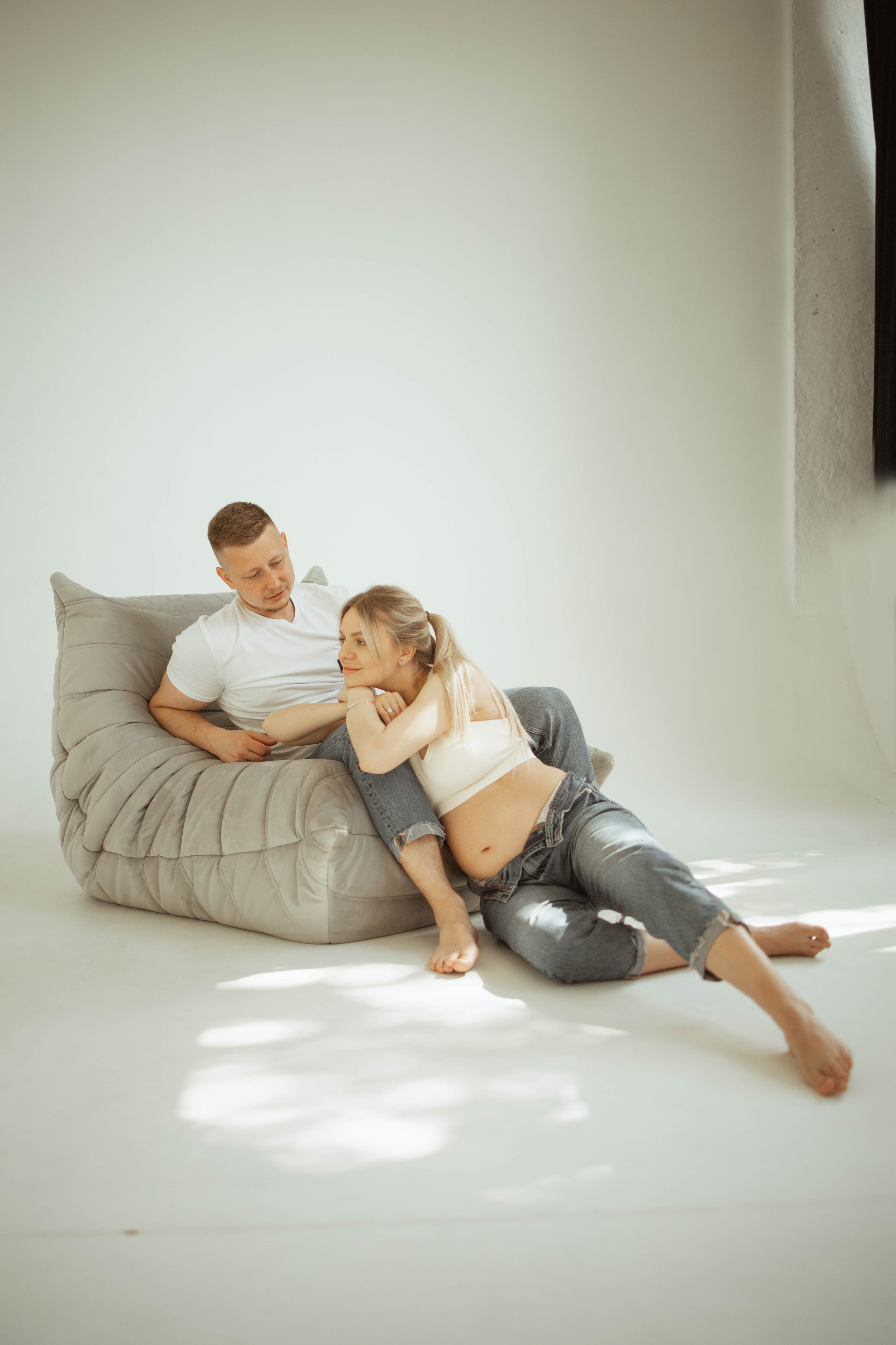 Pregnant. Lifestyle photographer Vancouver Island