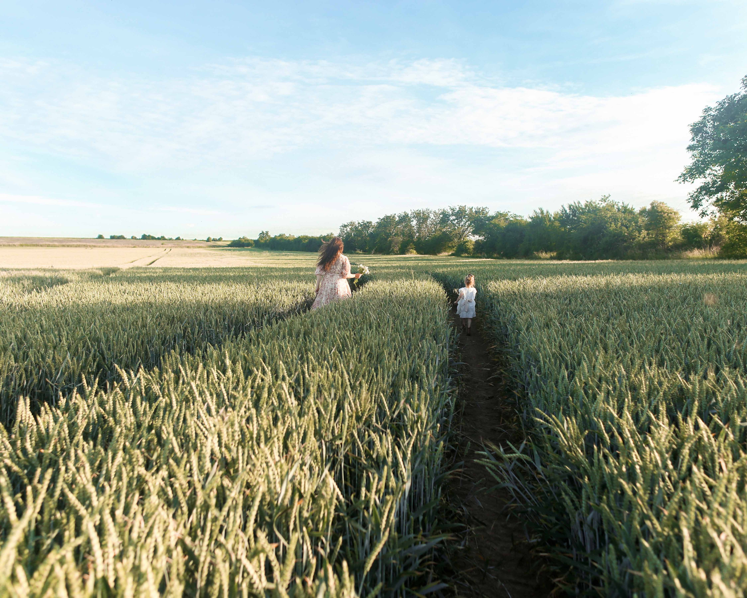 Mom & daughter. Lifestyle photographer Vancouver Island