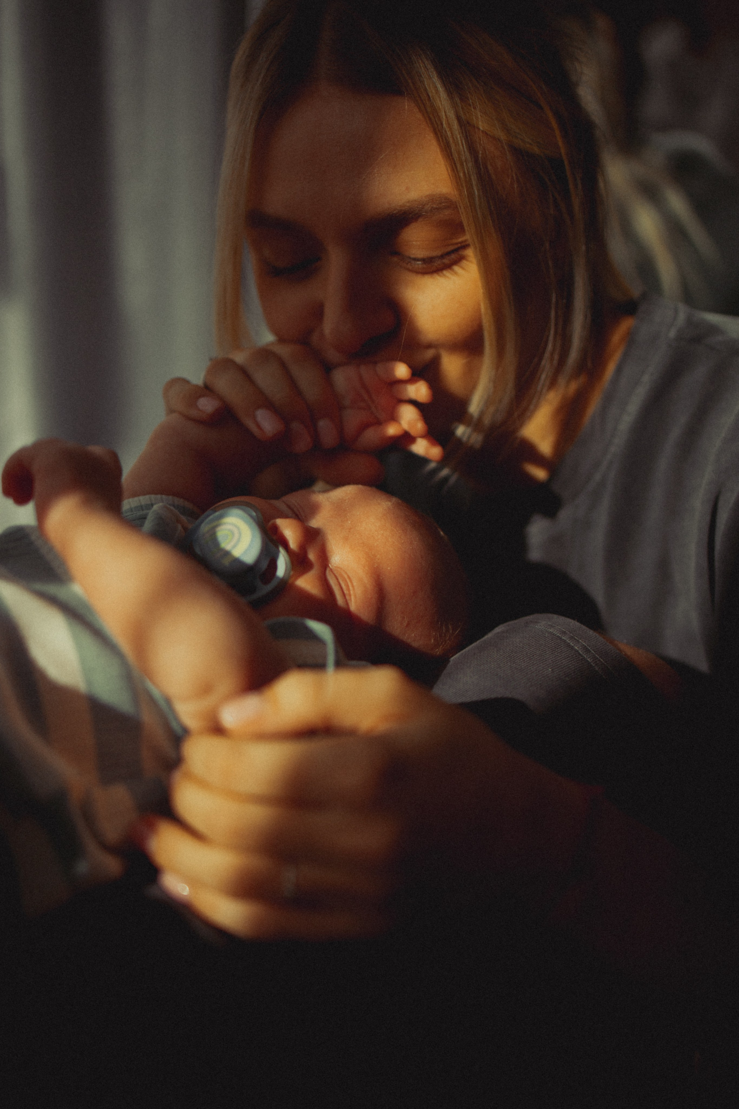 Newborn. Lifestyle photographer Vancouver Island
