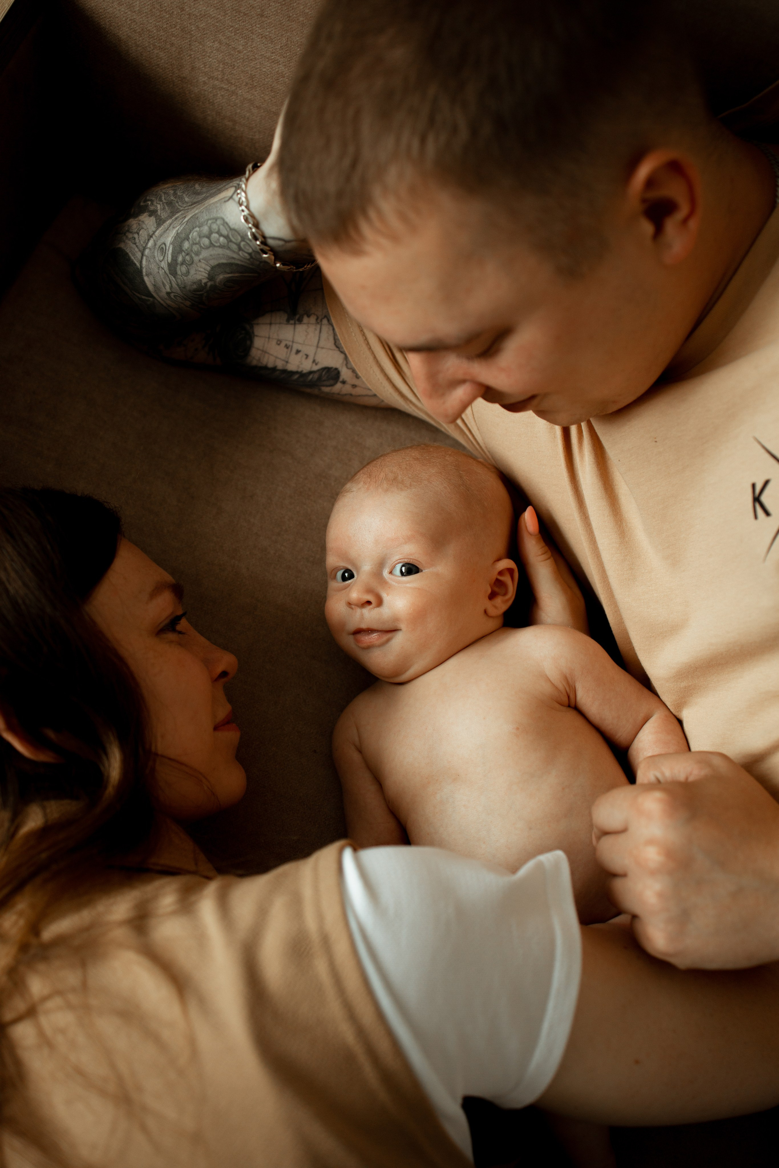 Newborn. Lifestyle photographer Vancouver Island